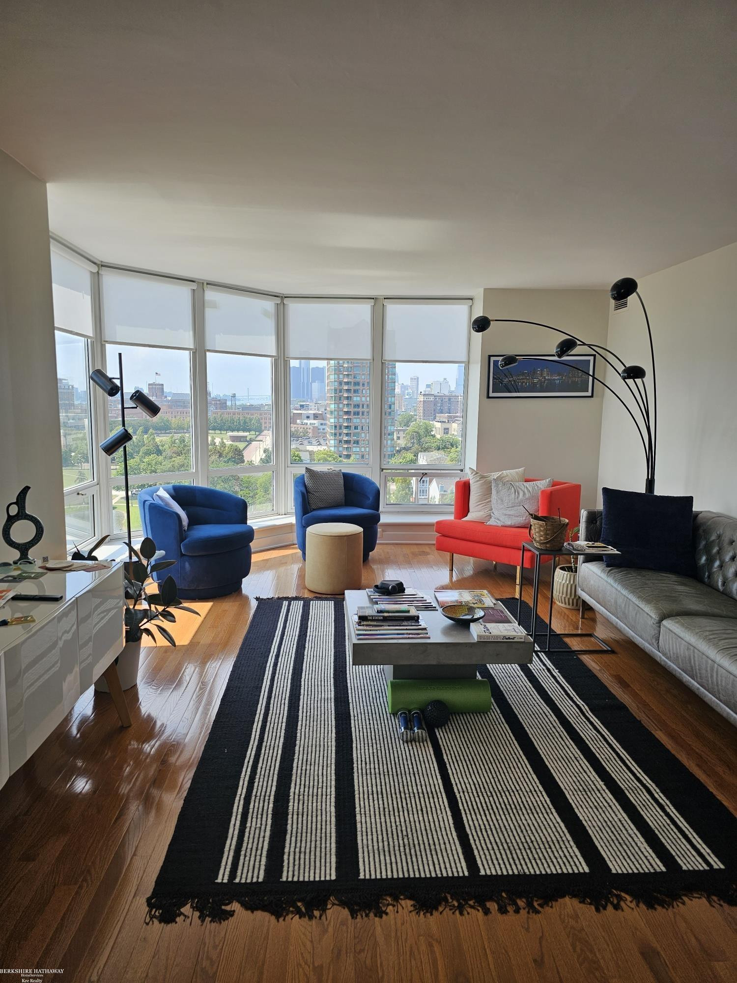 250 E Harbortown #1110 Drive, 1110, Detroit, MI 48207 — Photo 11