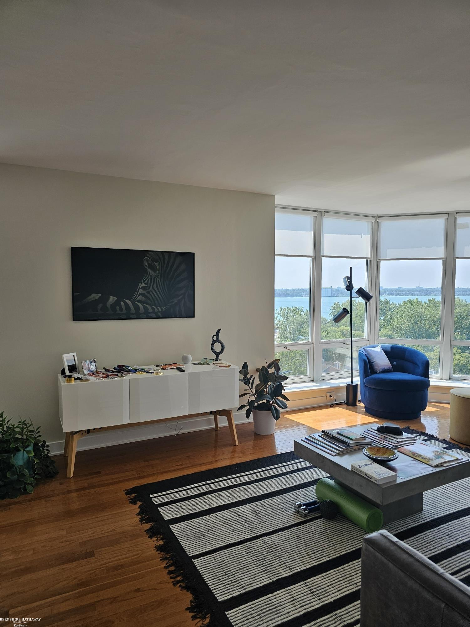 250 E Harbortown #1110 Drive, 1110, Detroit, MI 48207 — Photo 14