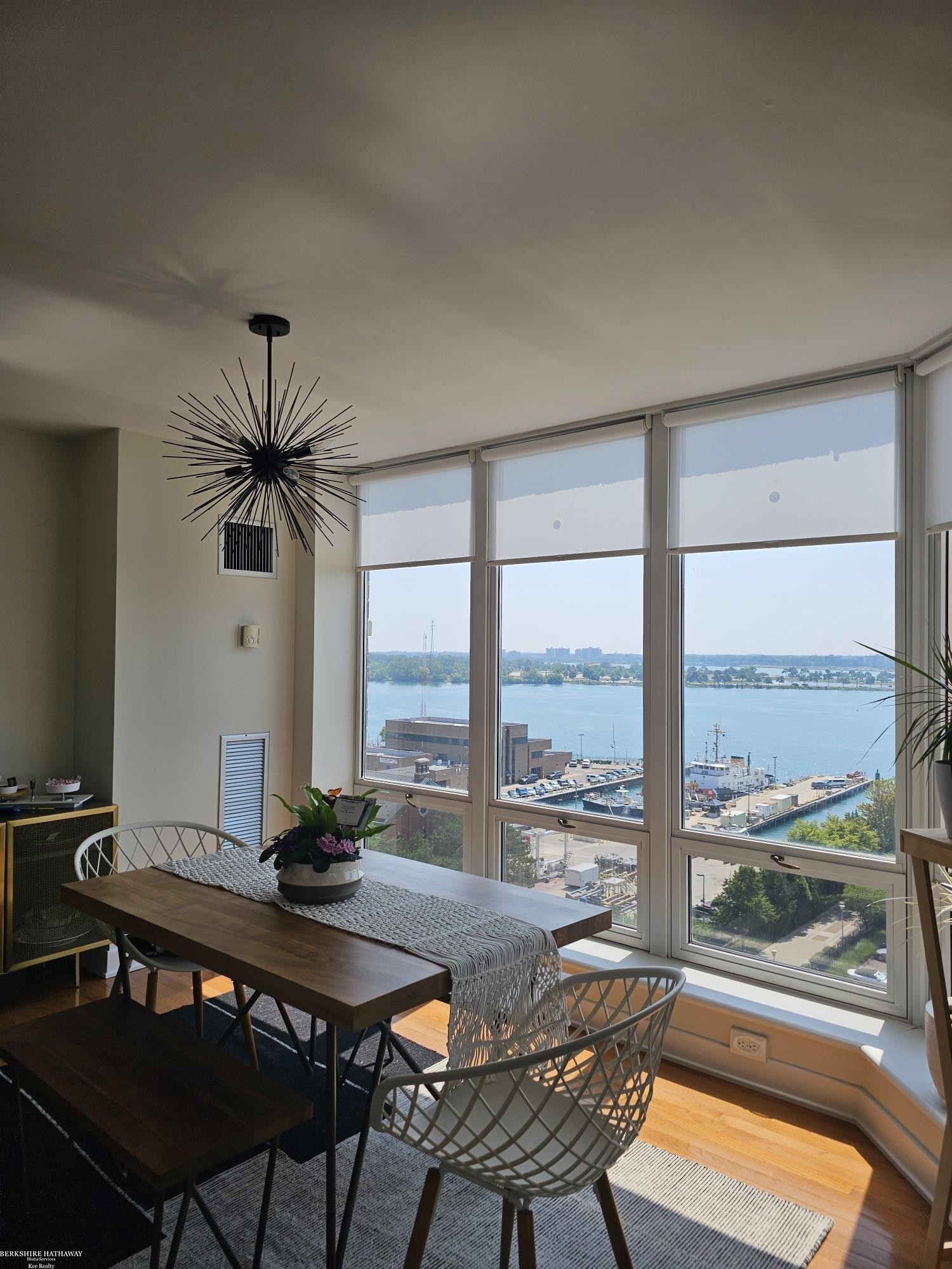 250 E Harbortown #1110 Drive, 1110, Detroit, MI 48207 — Photo 19