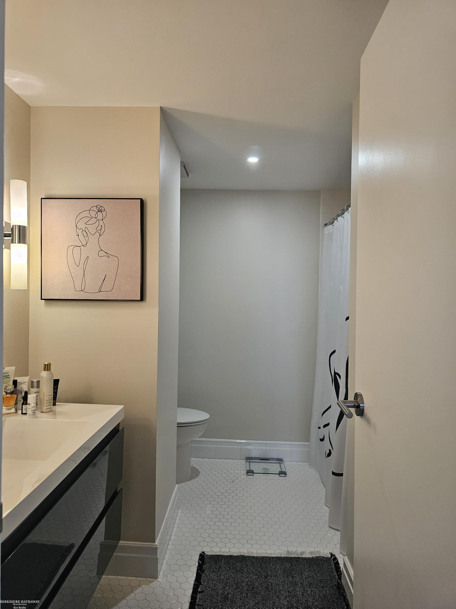 250 E Harbortown #1110 Drive, 1110, Detroit, MI 48207 — Photo 31