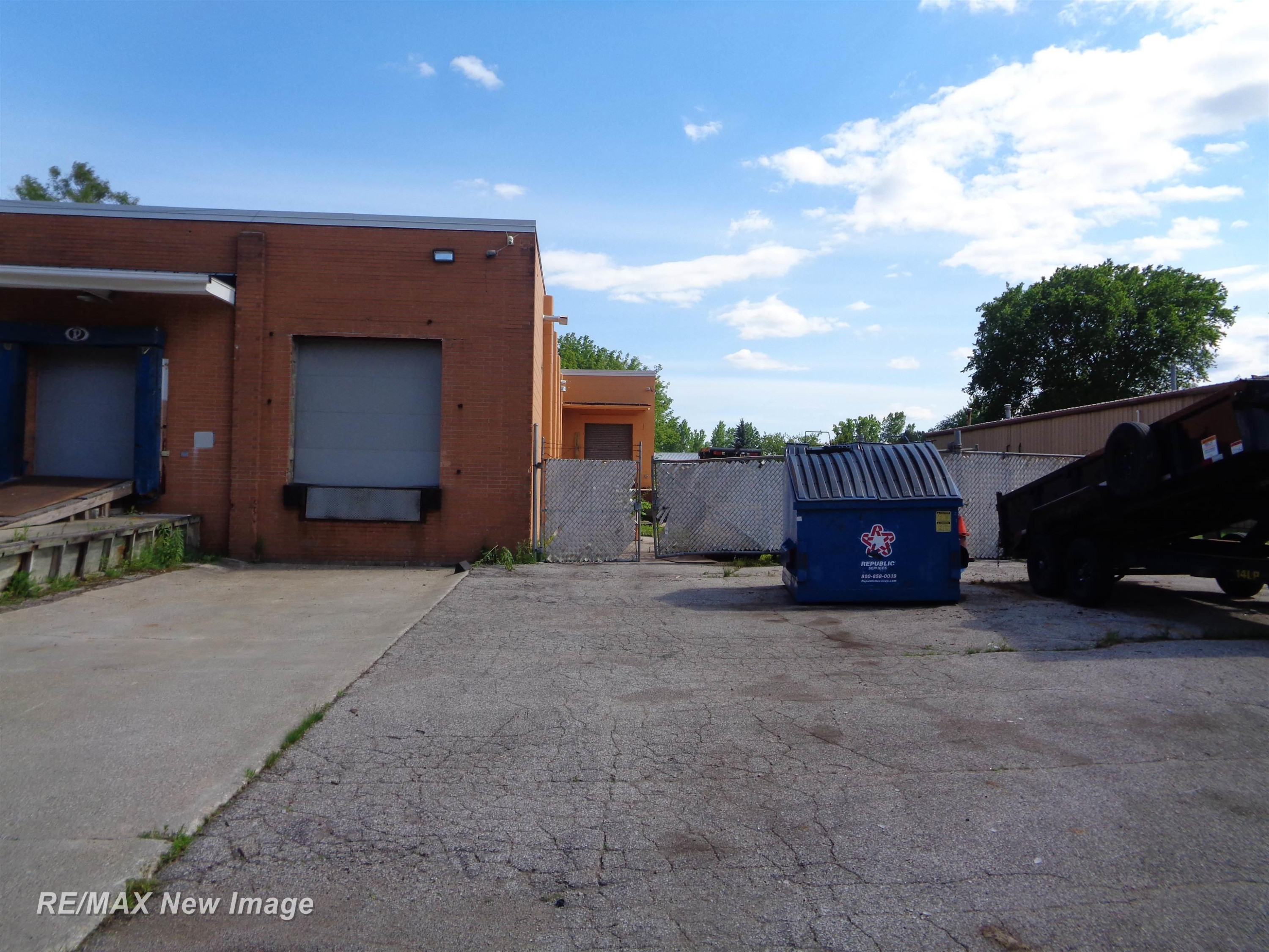 2675 Universal Drive, Saginaw, MI 48603 — Photo 2