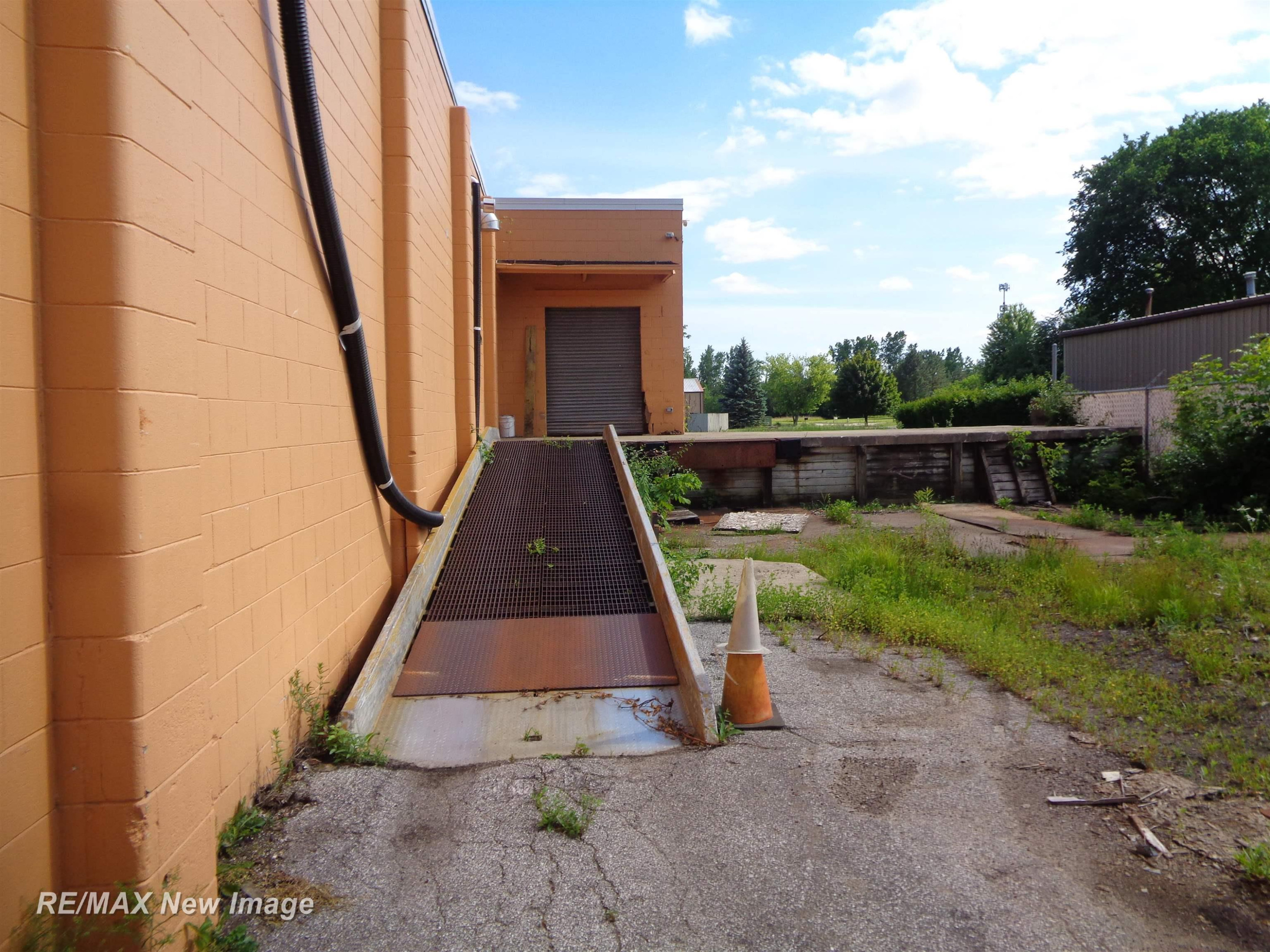 2675 Universal Drive, Saginaw, MI 48603 — Photo 3