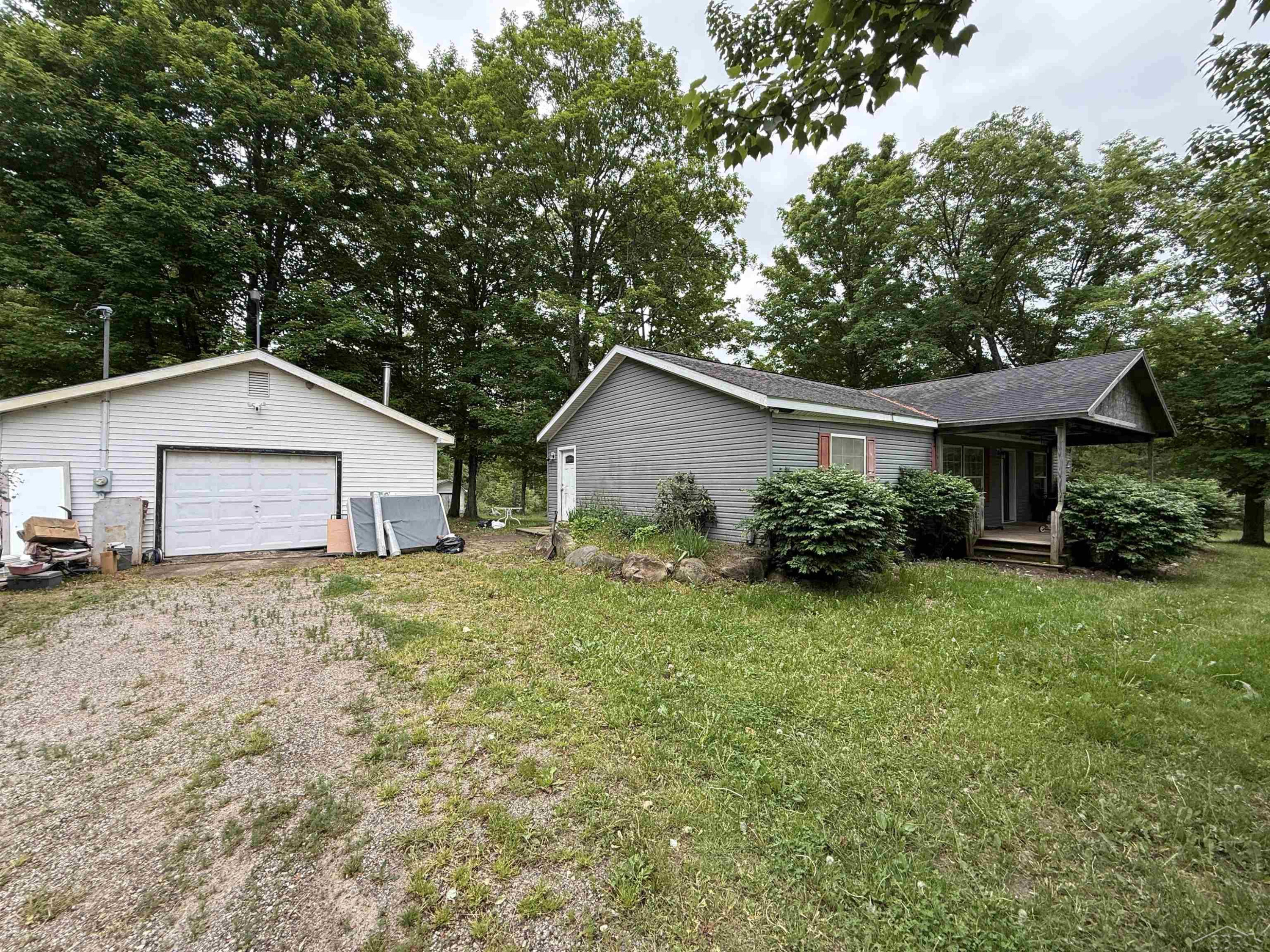 10263 Maple Valley Road, Gladwin, MI 48624 — Photo 2