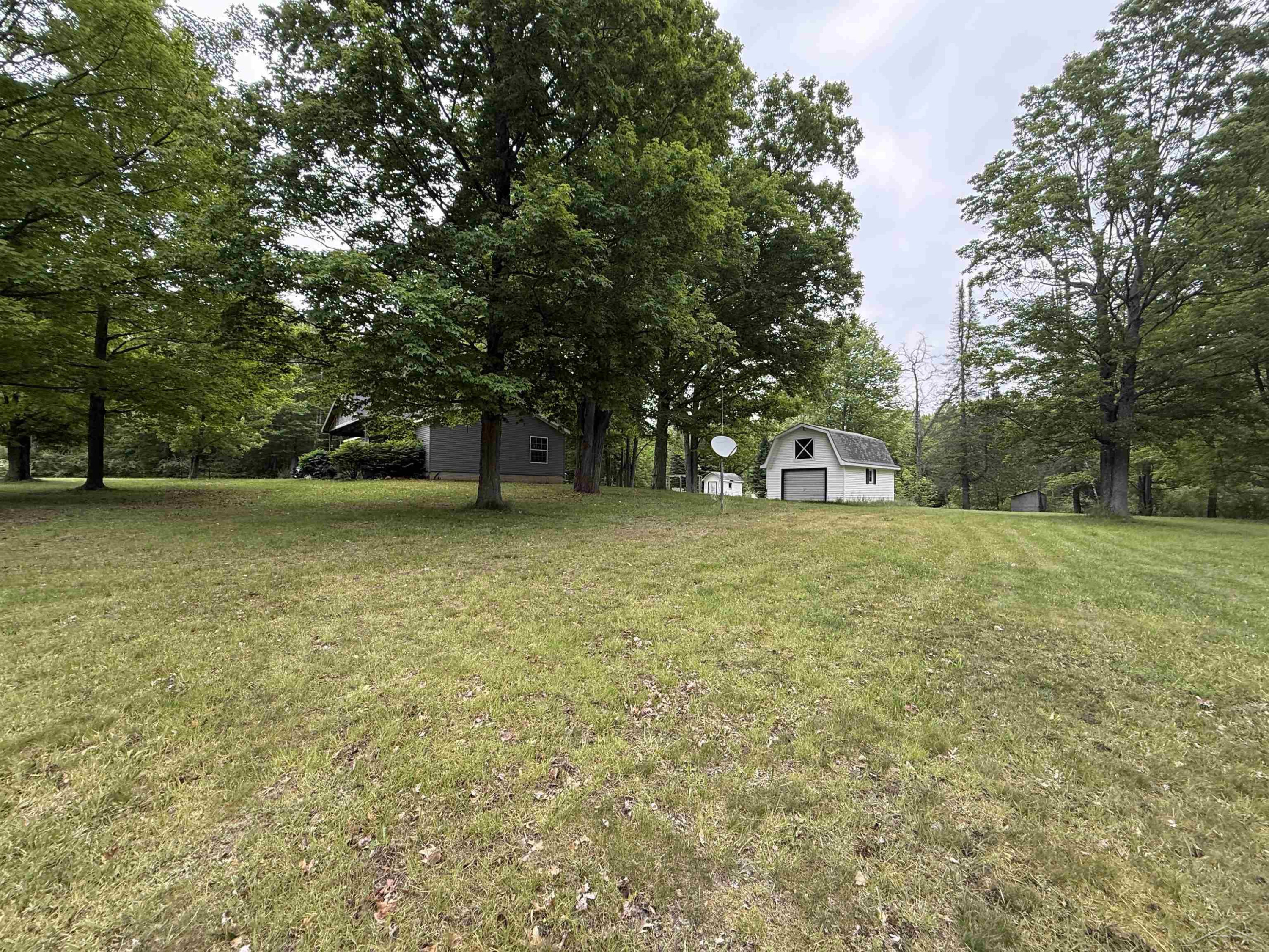10263 Maple Valley Road, Gladwin, MI 48624 — Photo 4
