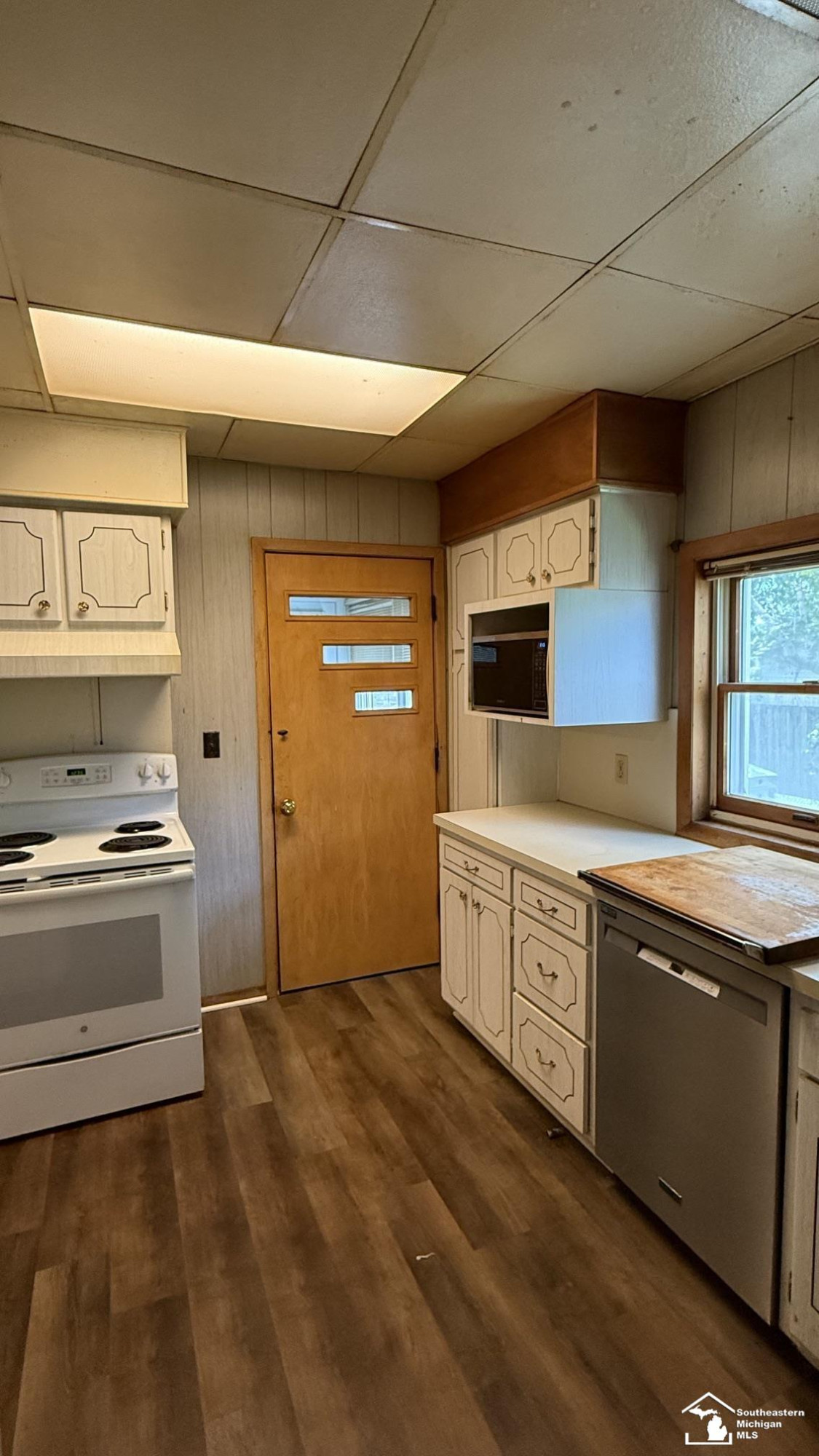 474 Riverview Avenue, Monroe, MI 48162 — Photo 11
