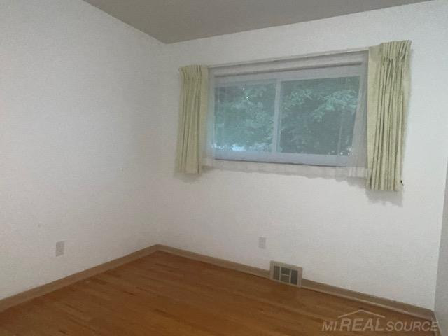 53039 Dryden Street, Utica, MI 48316 — Photo 8