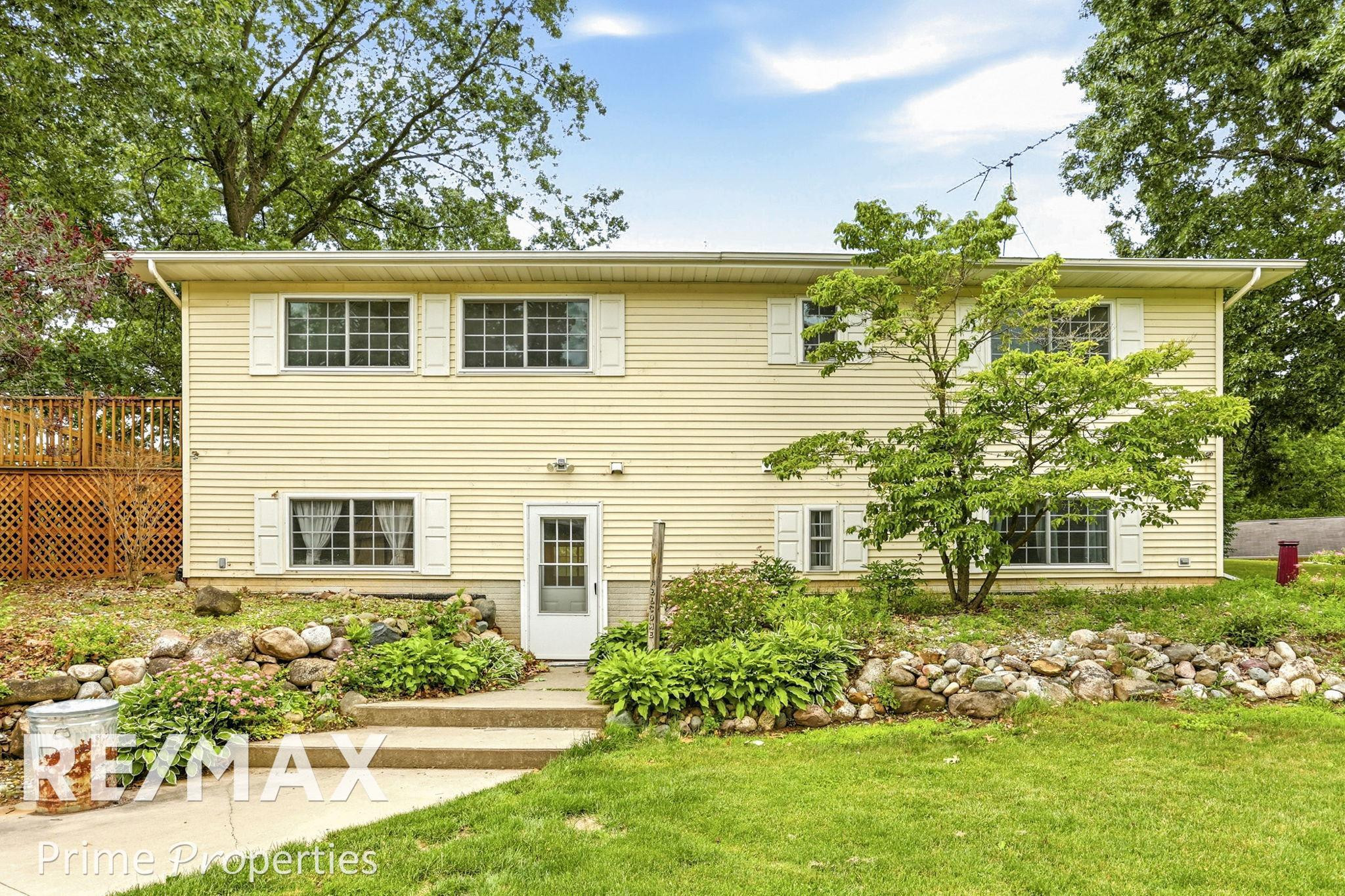 594 Lou Alice Drive, Columbiaville, MI 48421 — front exterior