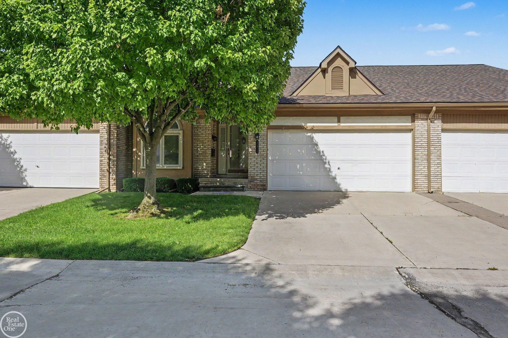 35914 Fierimonte Drive, Unit 16 Bldg 4, Clinton Twp, MI 48035