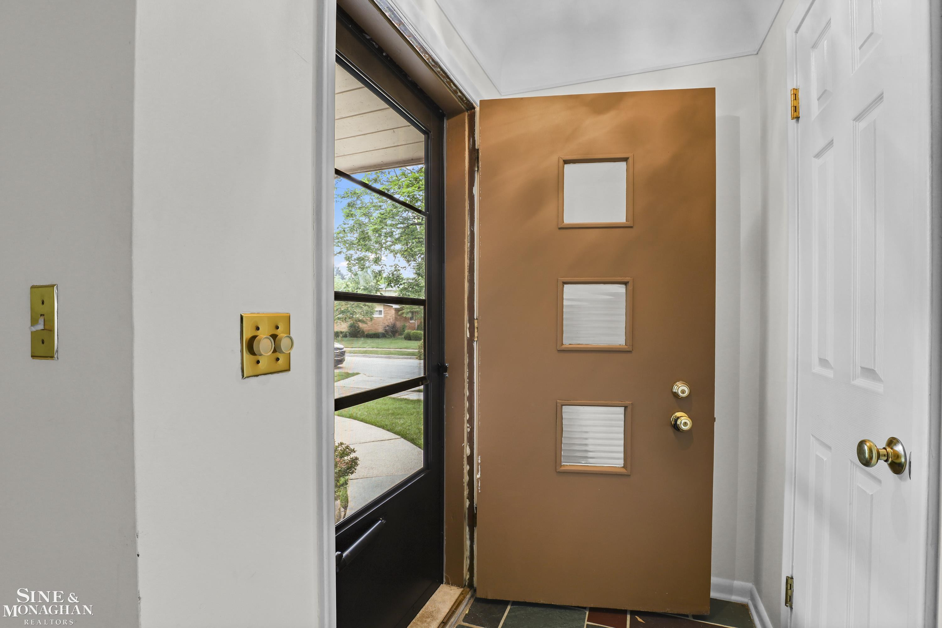 20631 Wedgewood Drive, Grosse Pointe Woods, MI 48236 — Photo 4
