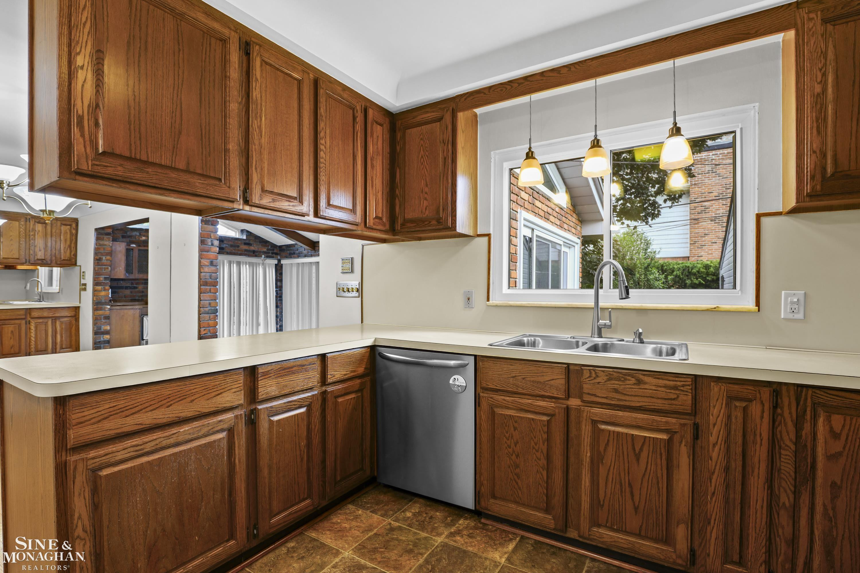 20631 Wedgewood Drive, Grosse Pointe Woods, MI 48236 — Photo 8