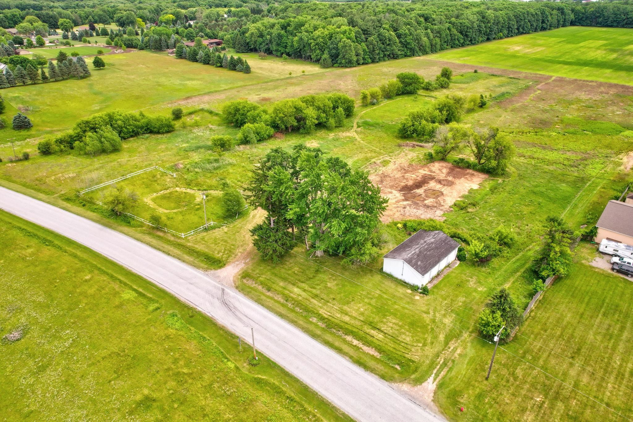 7670 E Curtis Road, Frankenmuth, MI 48734 — Photo 3
