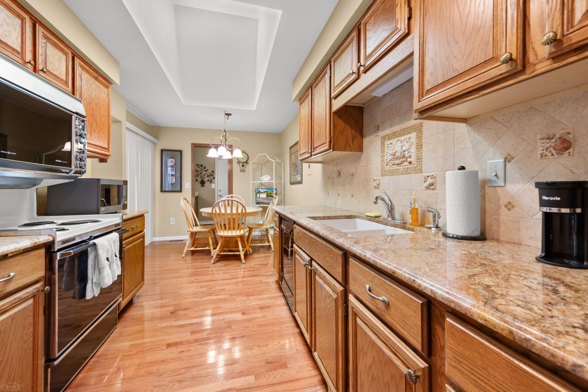 49431 Ferrisburg Court, Shelby Twp, MI 48315 — Photo 14