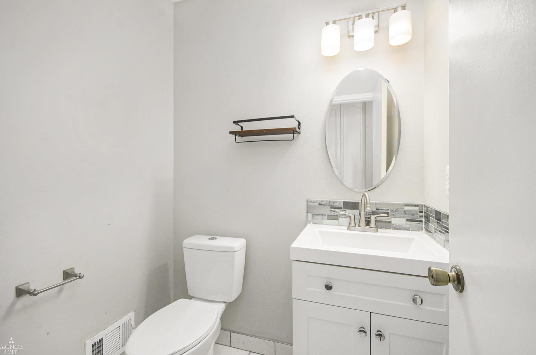 889 Kirts Boulevard, Troy, MI 48084 — Photo 12