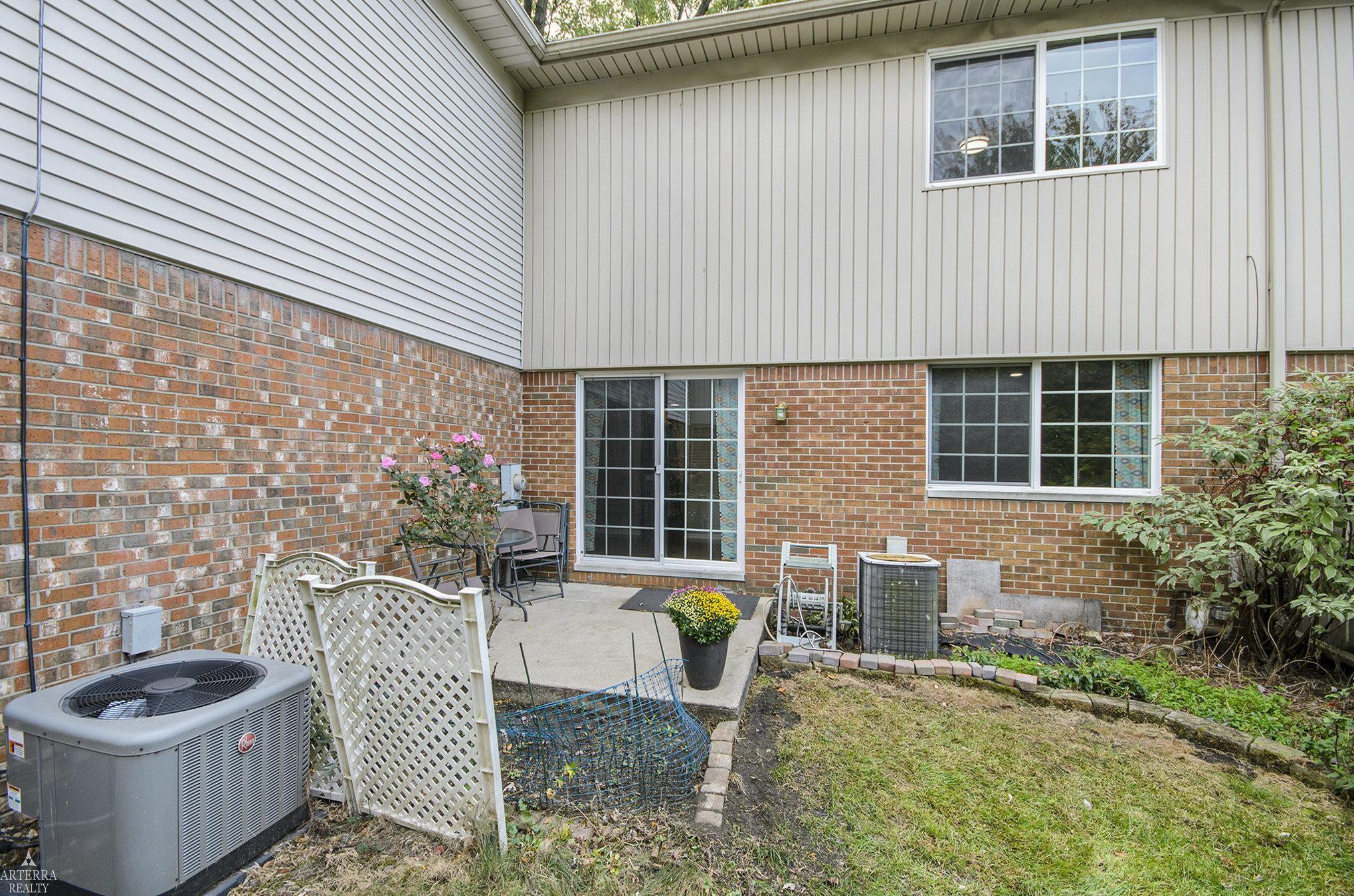 889 Kirts Boulevard, Troy, MI 48084 — Photo 22
