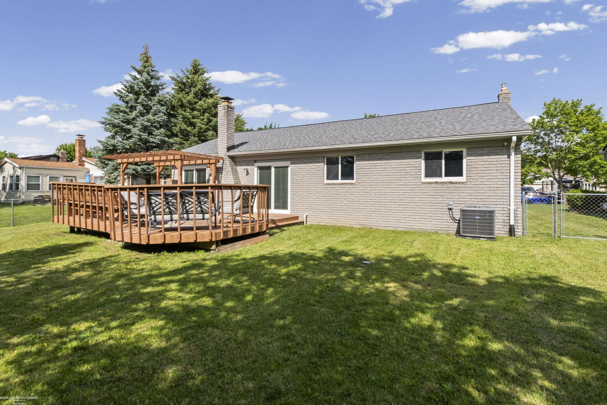 47121 Barbara Road, Macomb, MI 48044 — Photo 22
