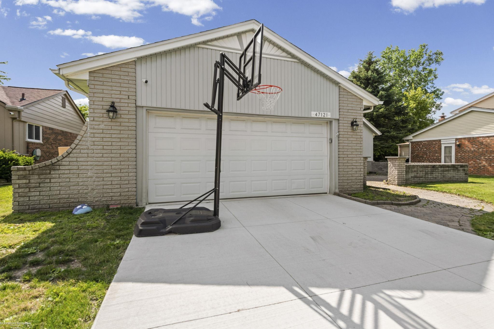 47121 Barbara Road, Macomb, MI 48044 — Photo 26