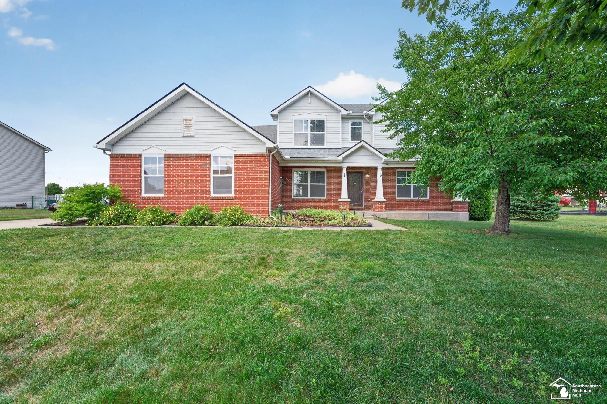28921 Apple Blossom Drive, Flat Rock, MI 48134 — Photo 2