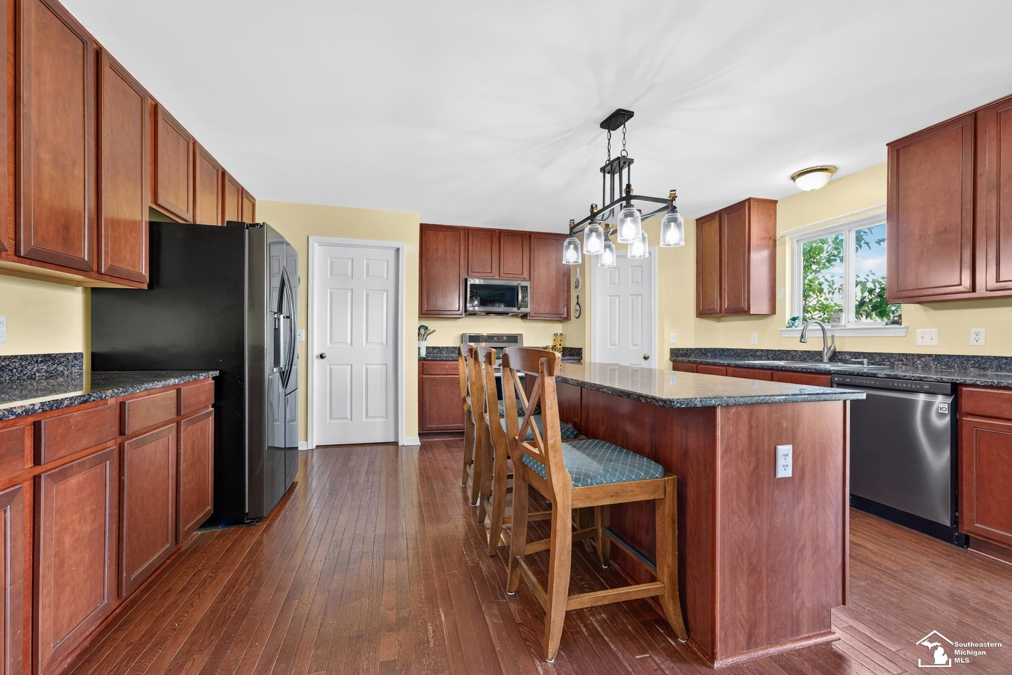 28921 Apple Blossom Drive, Flat Rock, MI 48134 — Photo 4