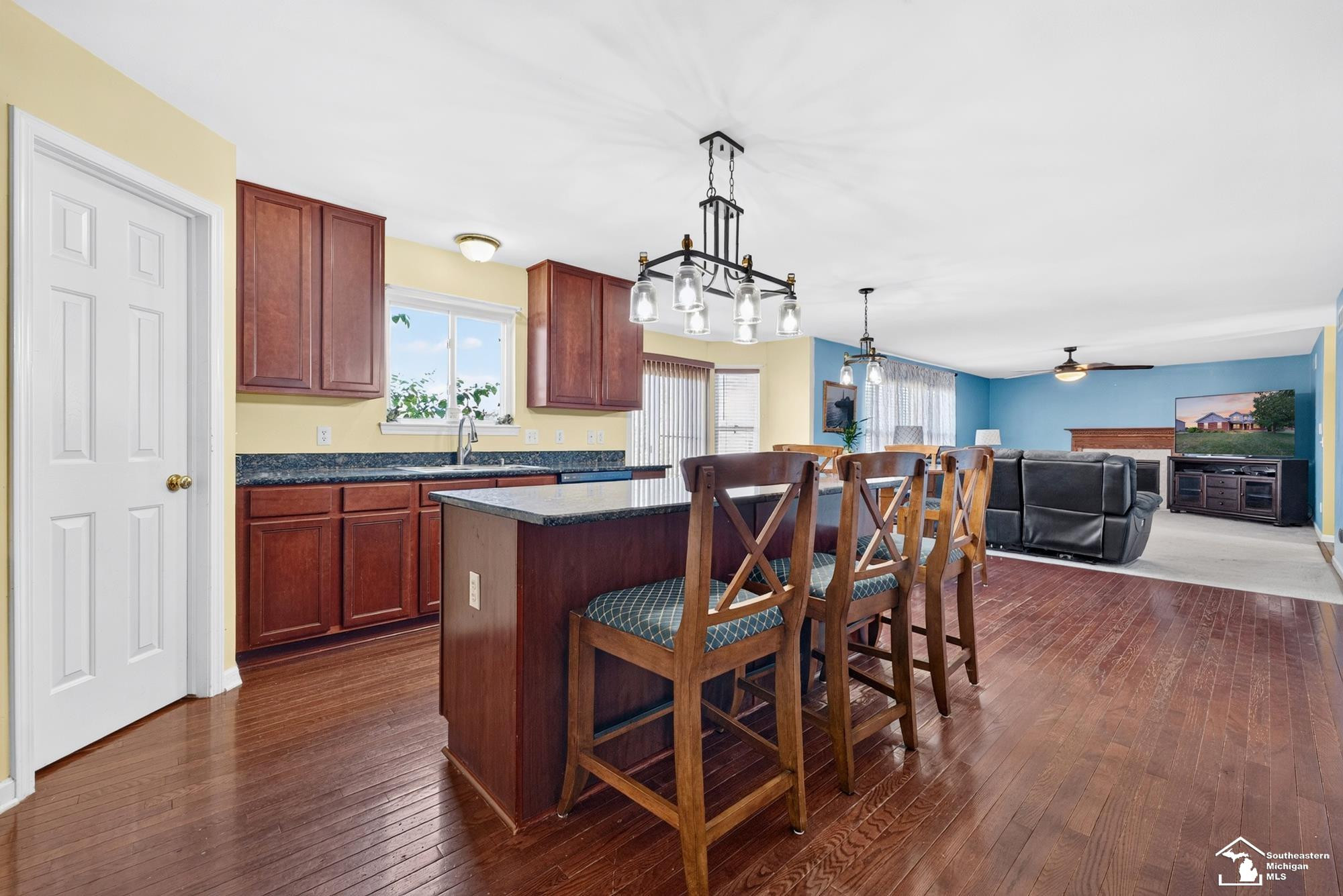 28921 Apple Blossom Drive, Flat Rock, MI 48134 — Photo 6