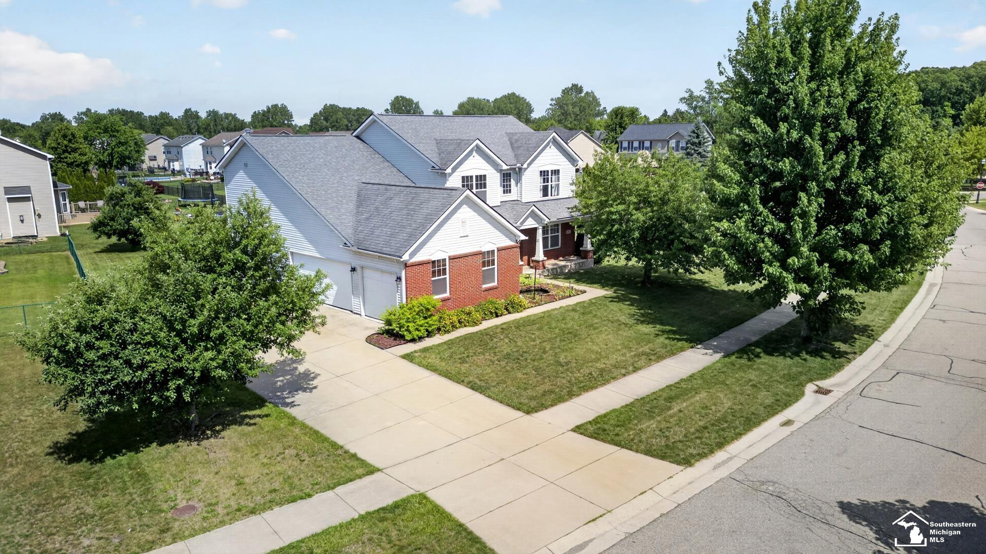 28921 Apple Blossom Drive, Flat Rock, MI 48134 — Photo 42