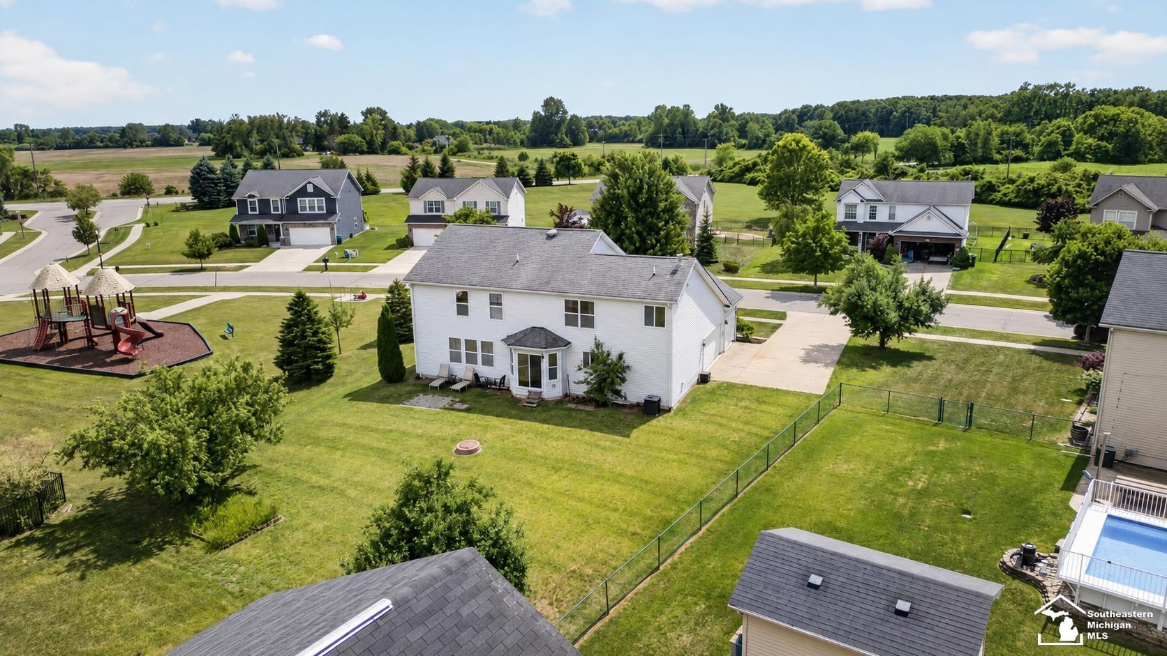28921 Apple Blossom Drive, Flat Rock, MI 48134 — Photo 44