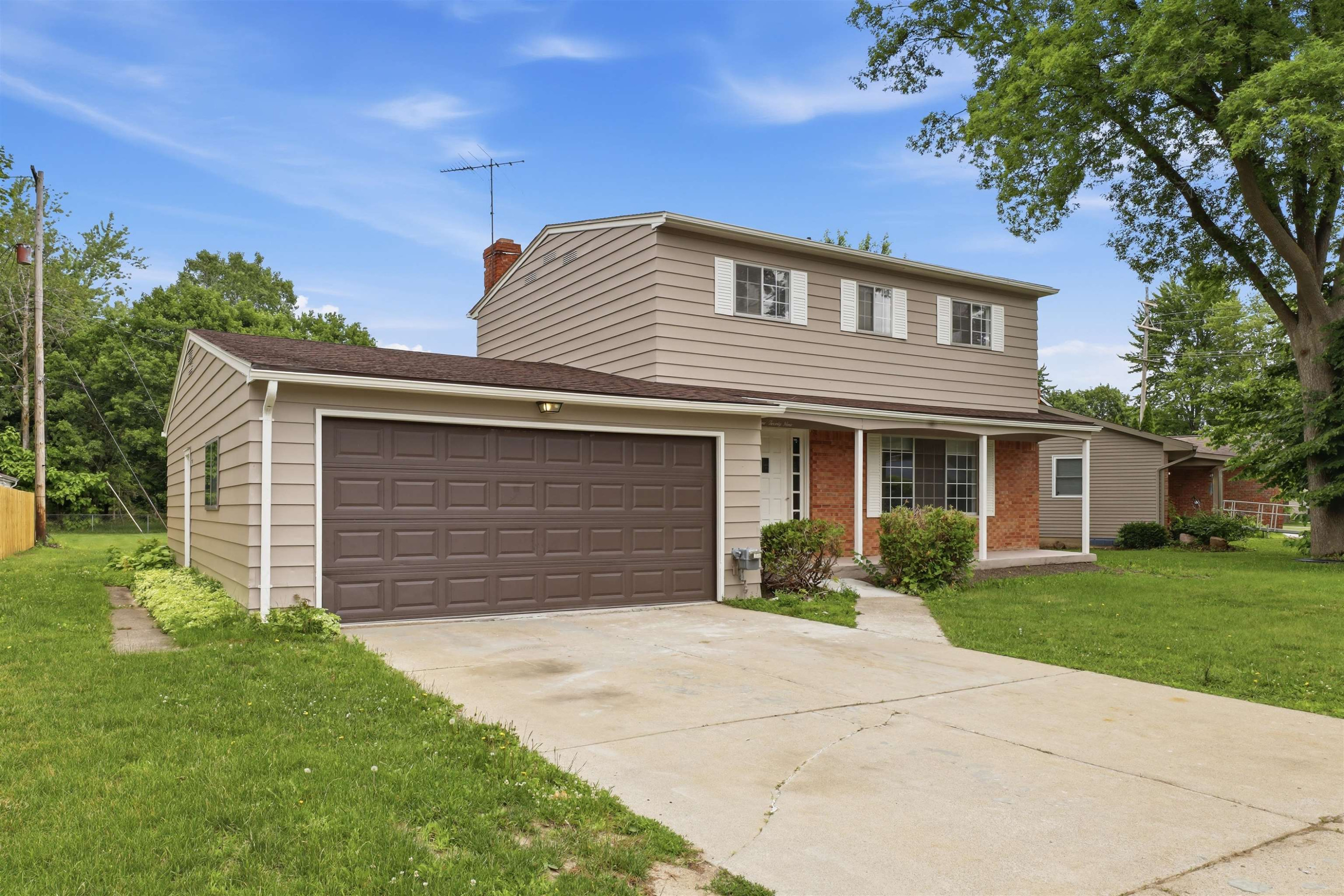 929 Springview Drive, Flushing, MI 48433 — Photo 2