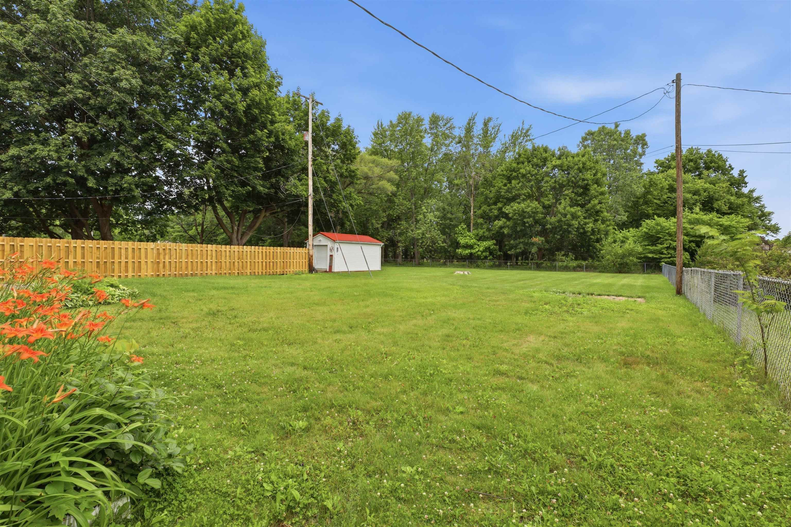 929 Springview Drive, Flushing, MI 48433 — Photo 10