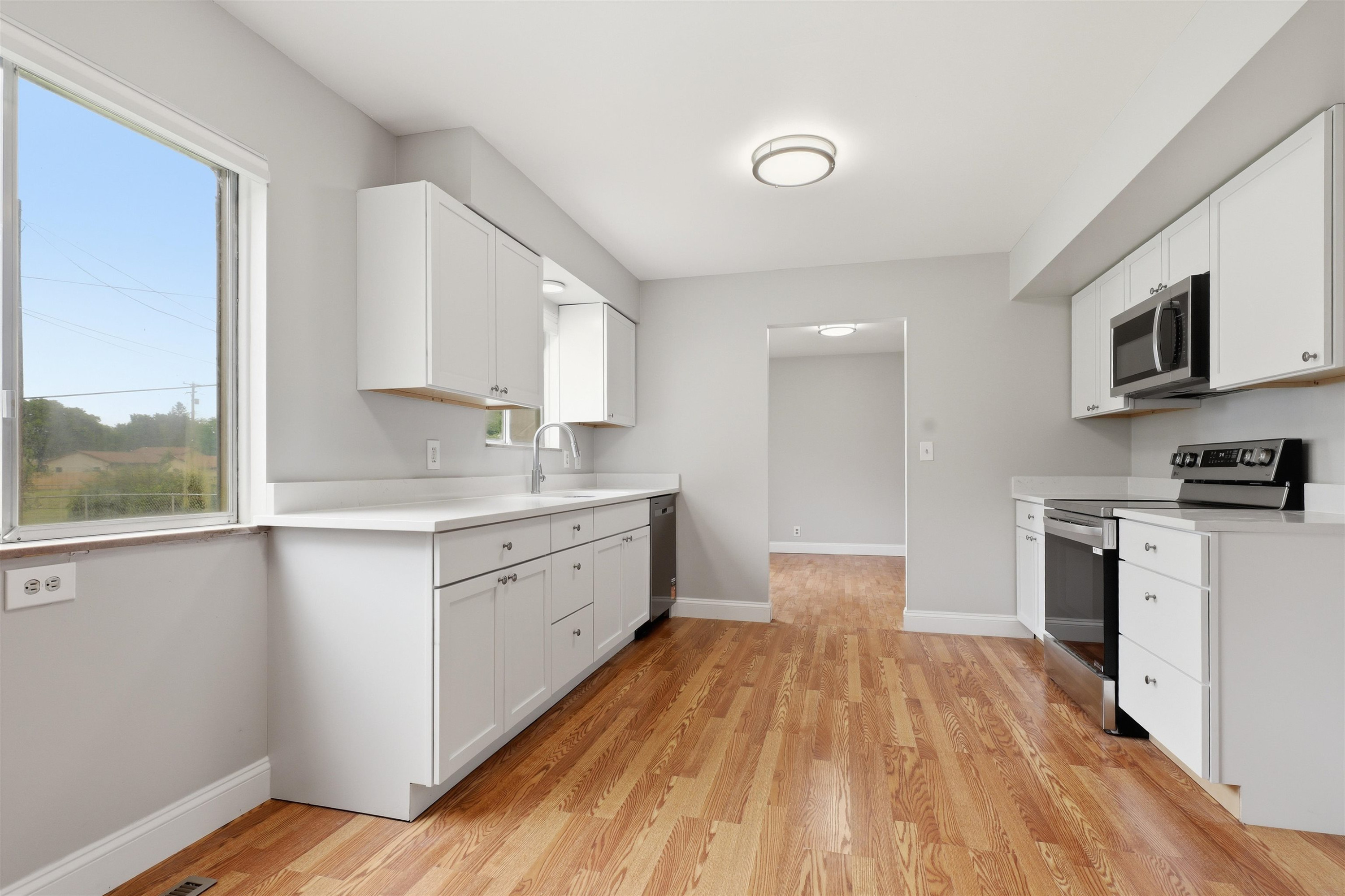929 Springview Drive, Flushing, MI 48433 — Photo 17