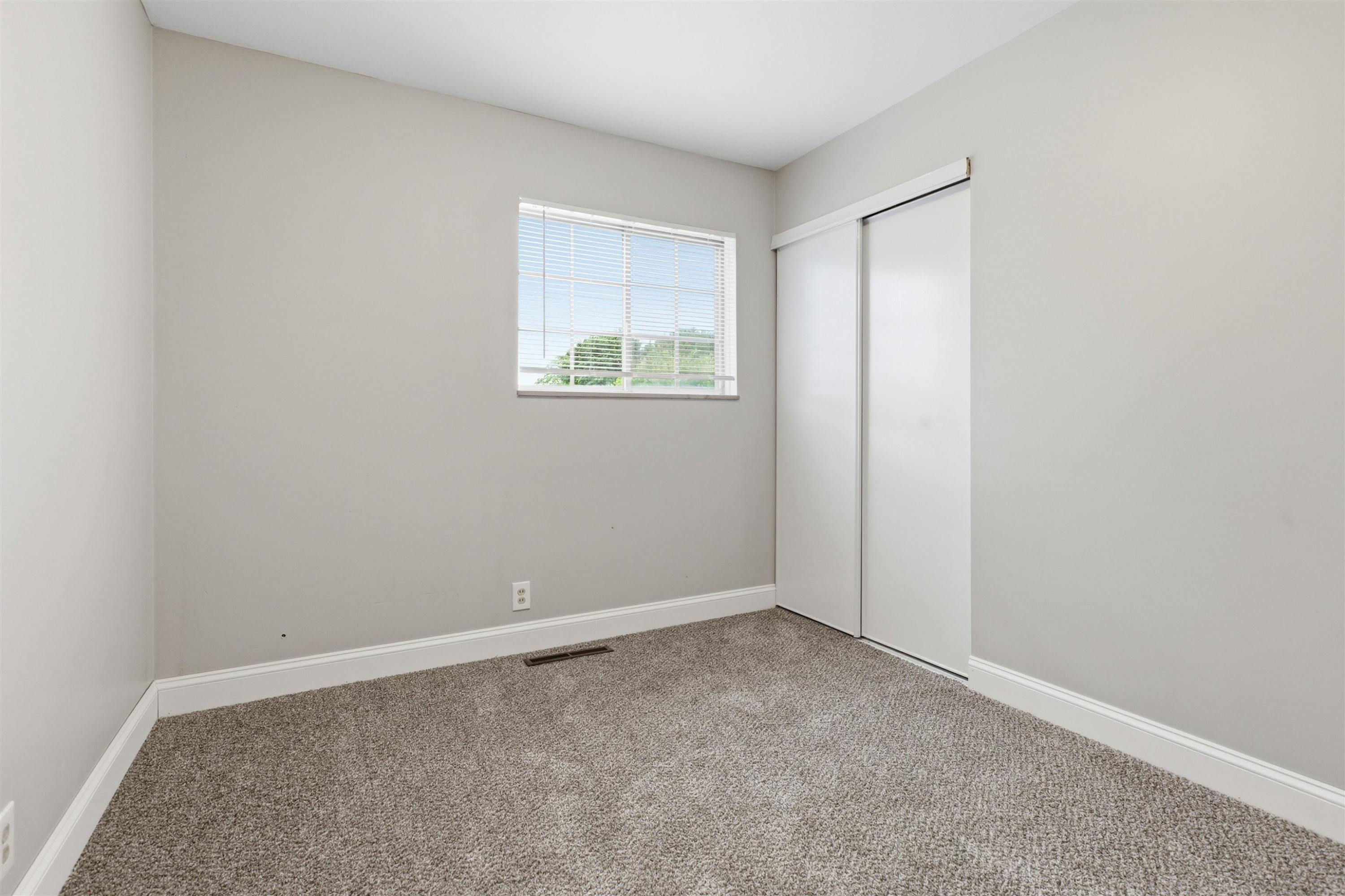 929 Springview Drive, Flushing, MI 48433 — Photo 27