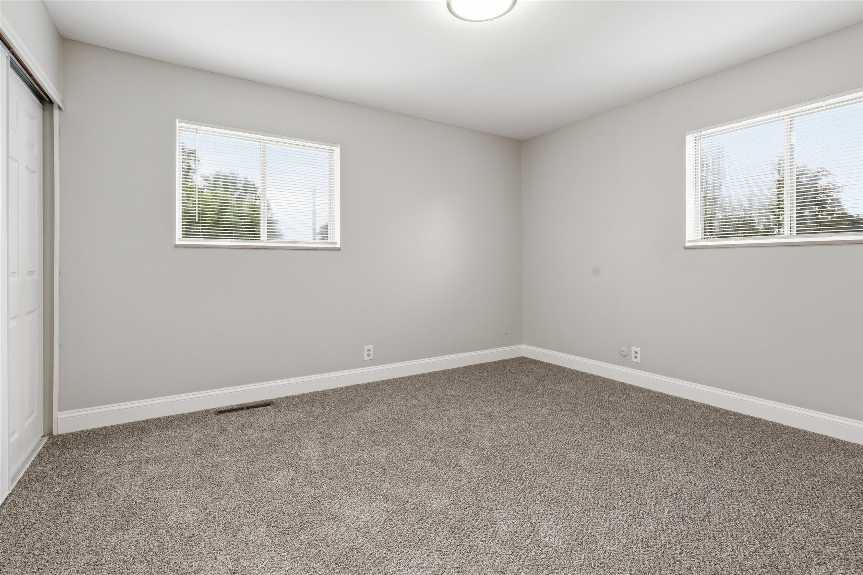 929 Springview Drive, Flushing, MI 48433 — Photo 28