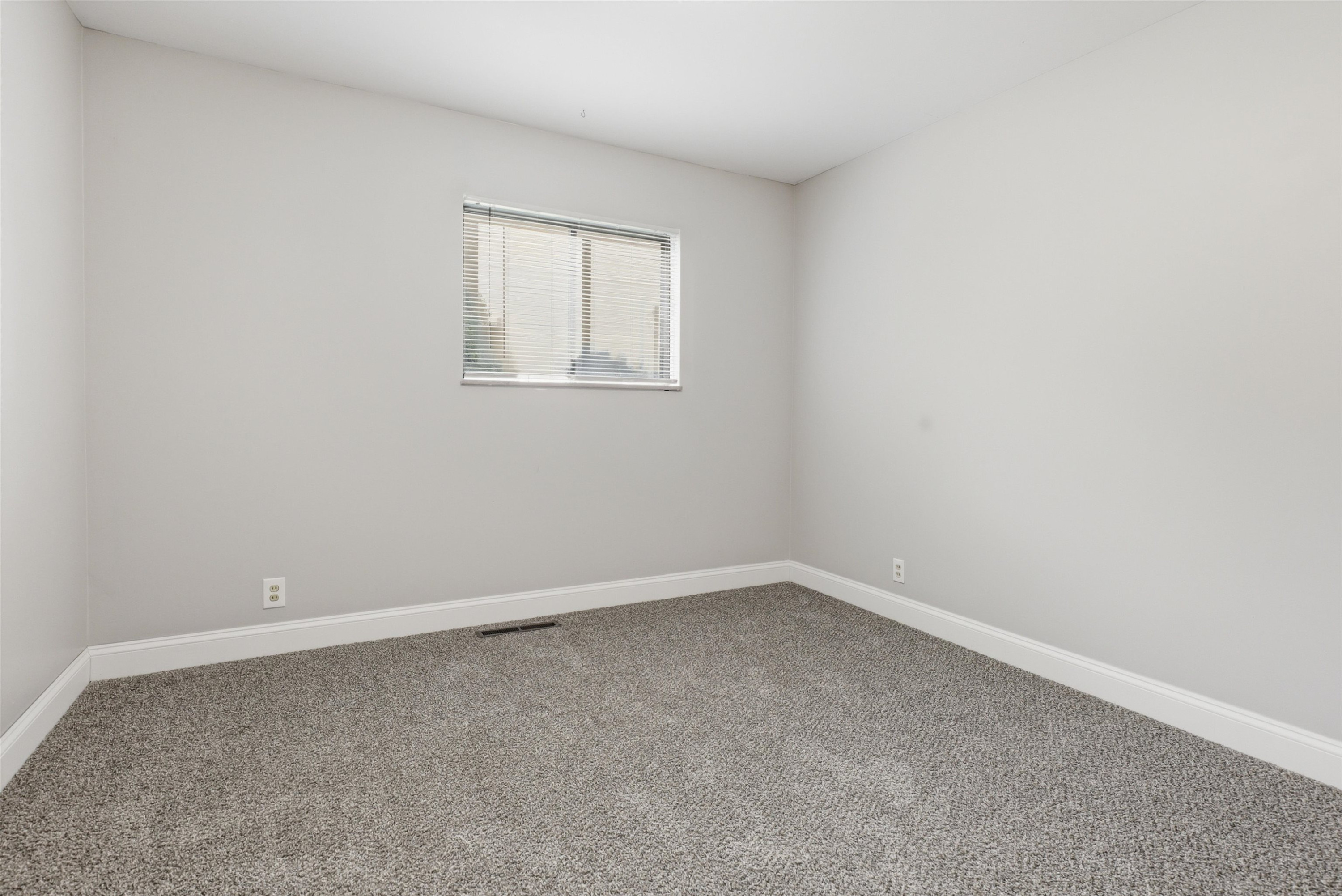 929 Springview Drive, Flushing, MI 48433 — Photo 31