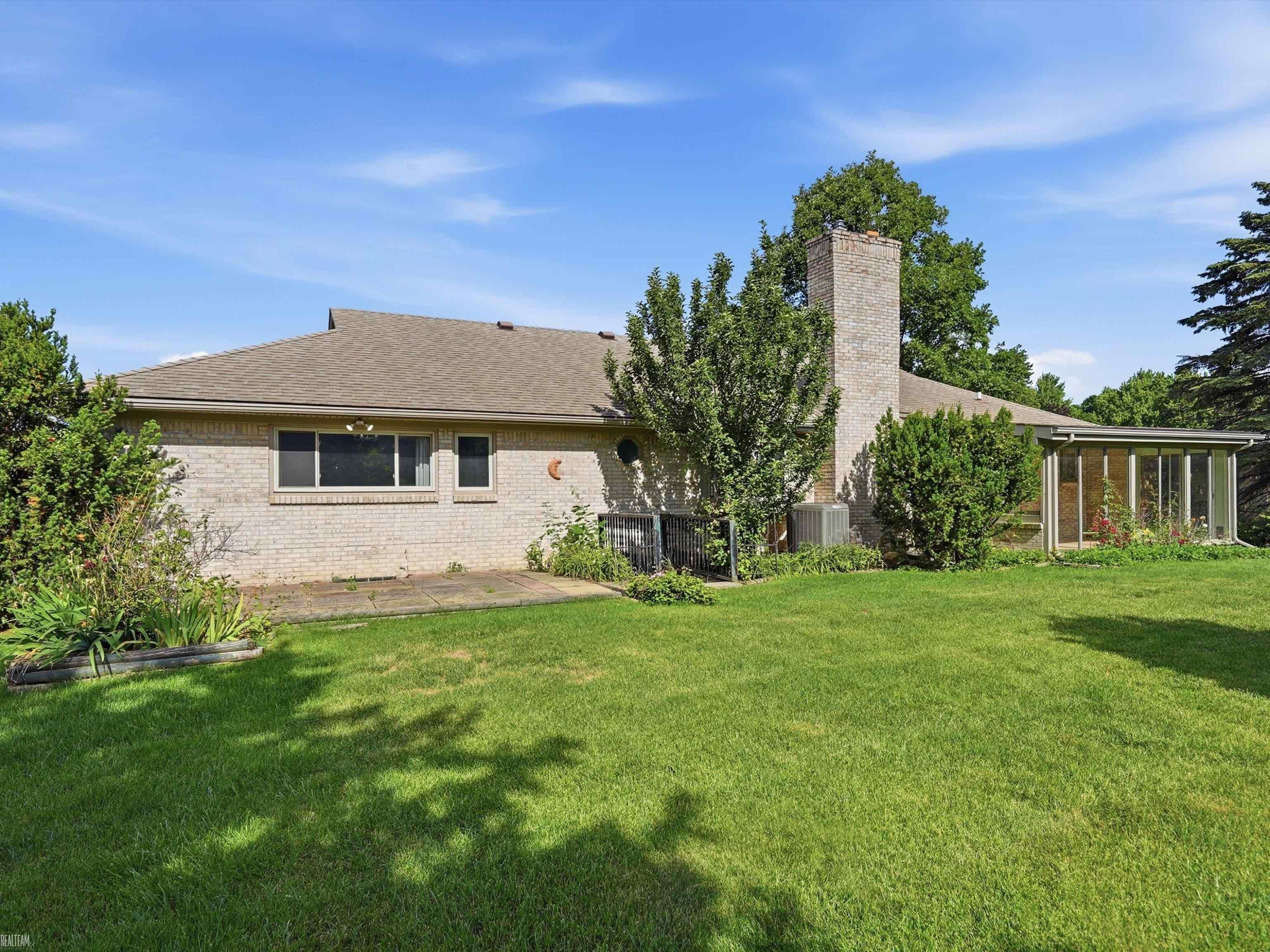 42424 Tessmer Drive, Sterling Heights, MI 48314 — Photo 45