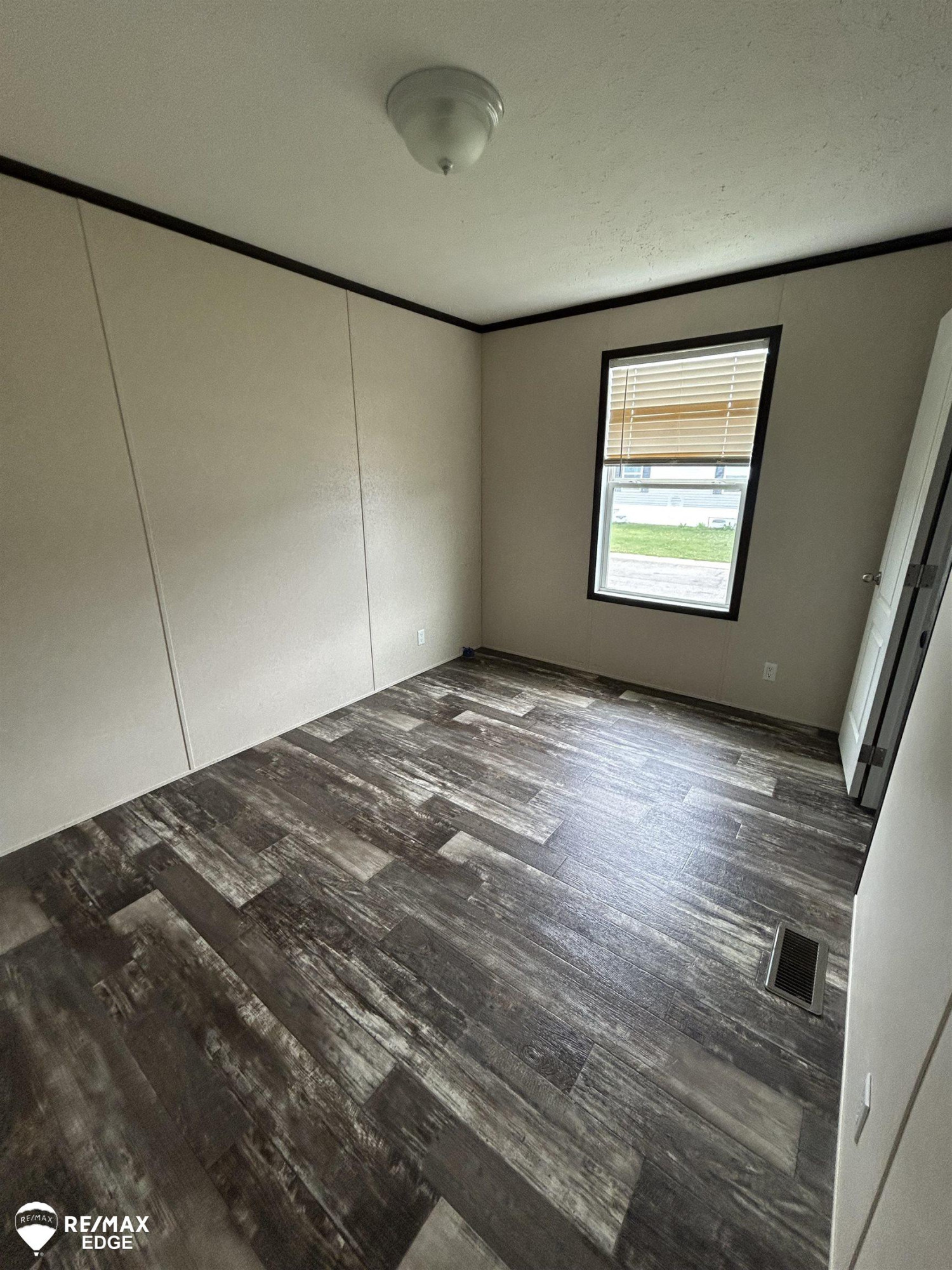 743 Morgan Drive, Flint, MI 48506 — Photo 7
