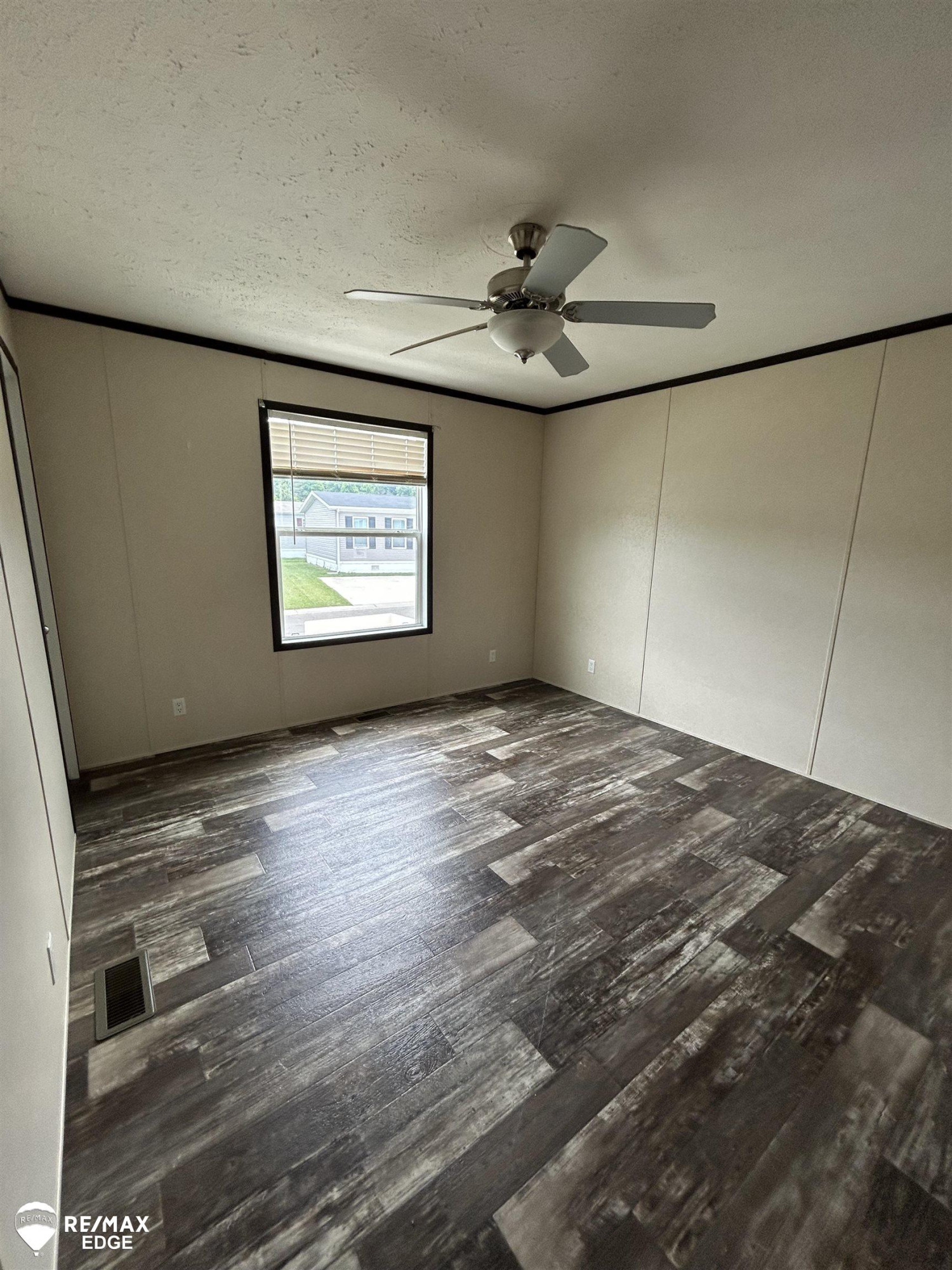 743 Morgan Drive, Flint, MI 48506 — Photo 9