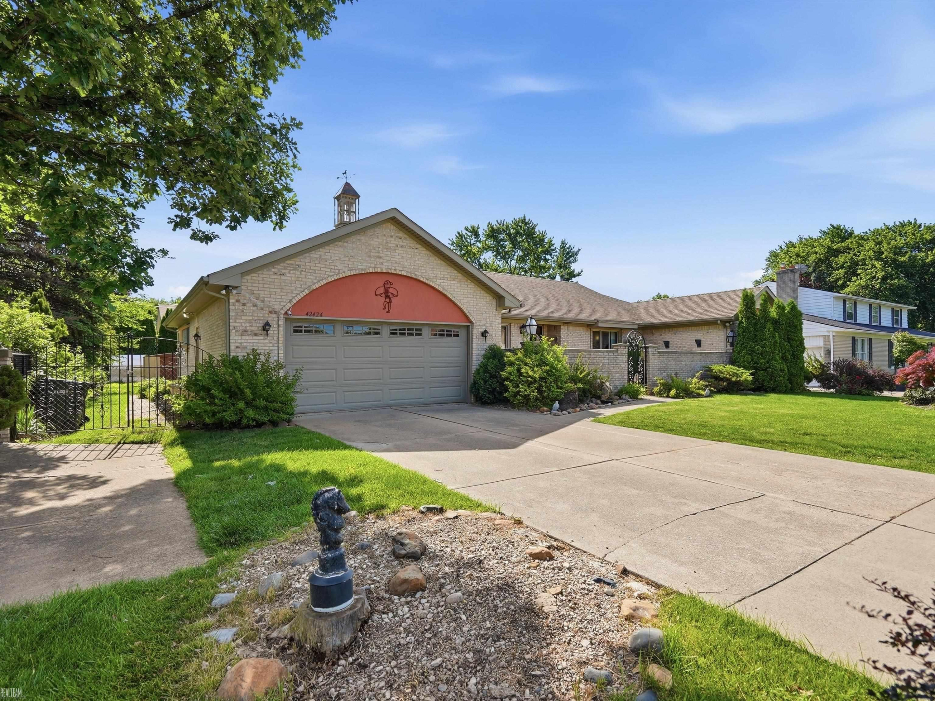 42424 Tessmer Drive, Sterling Heights, MI 48314 — Photo 57