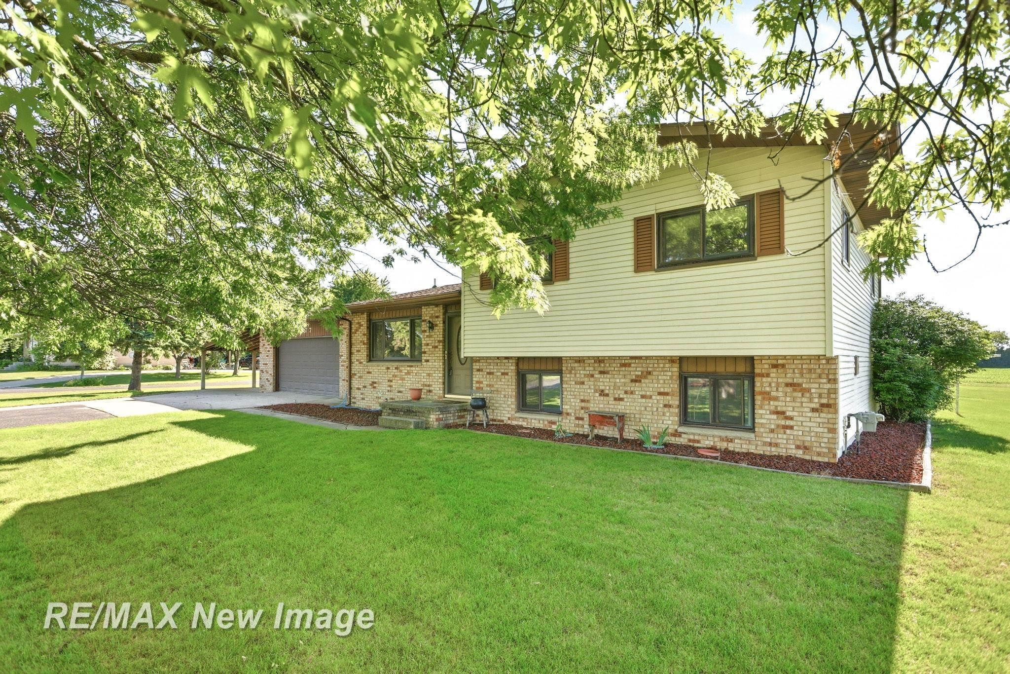 577 S Lincoln Road, Bay City, MI 48708 — Photo 2