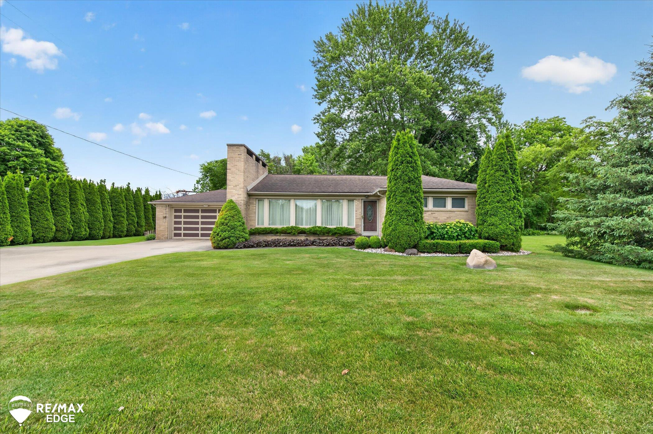 10048 E Coldwater Road, Davison, MI 48423