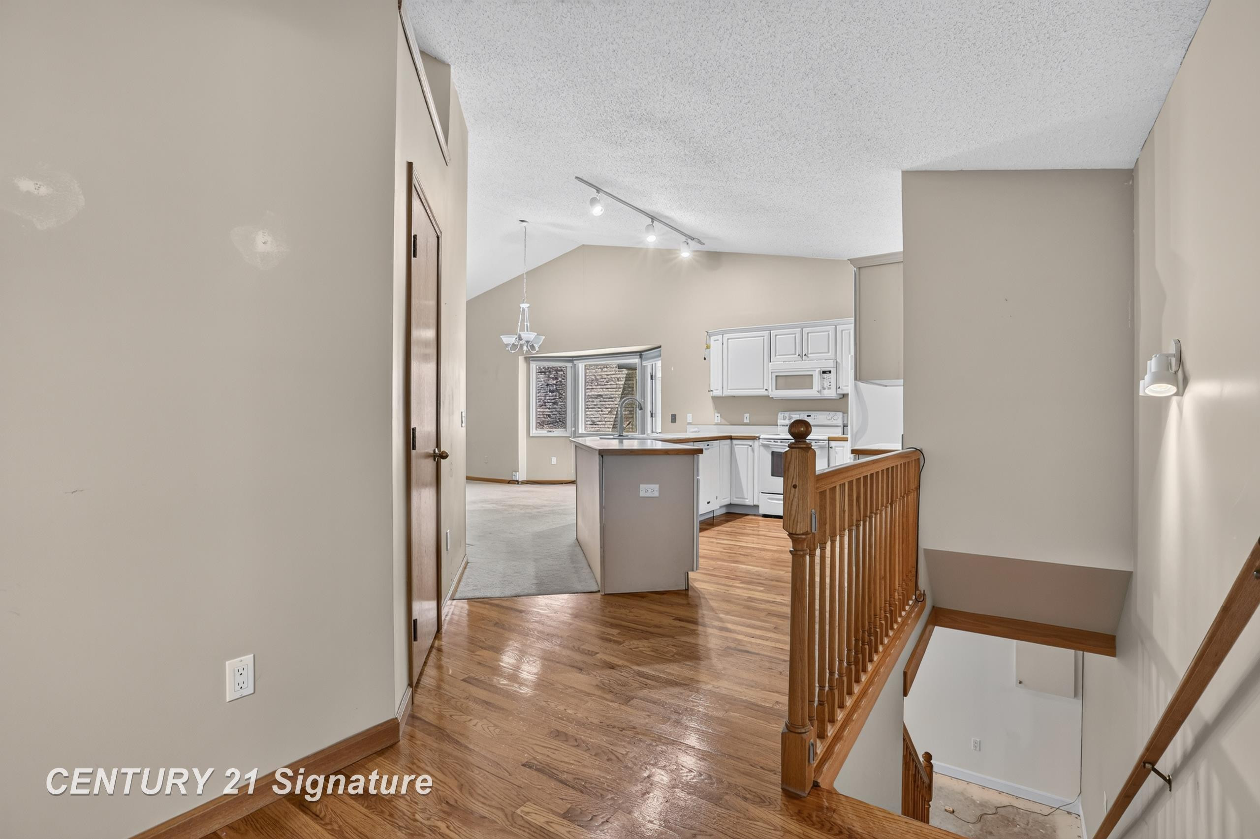 708 Shorefront Circle, Midland, MI 48640 — Photo 5