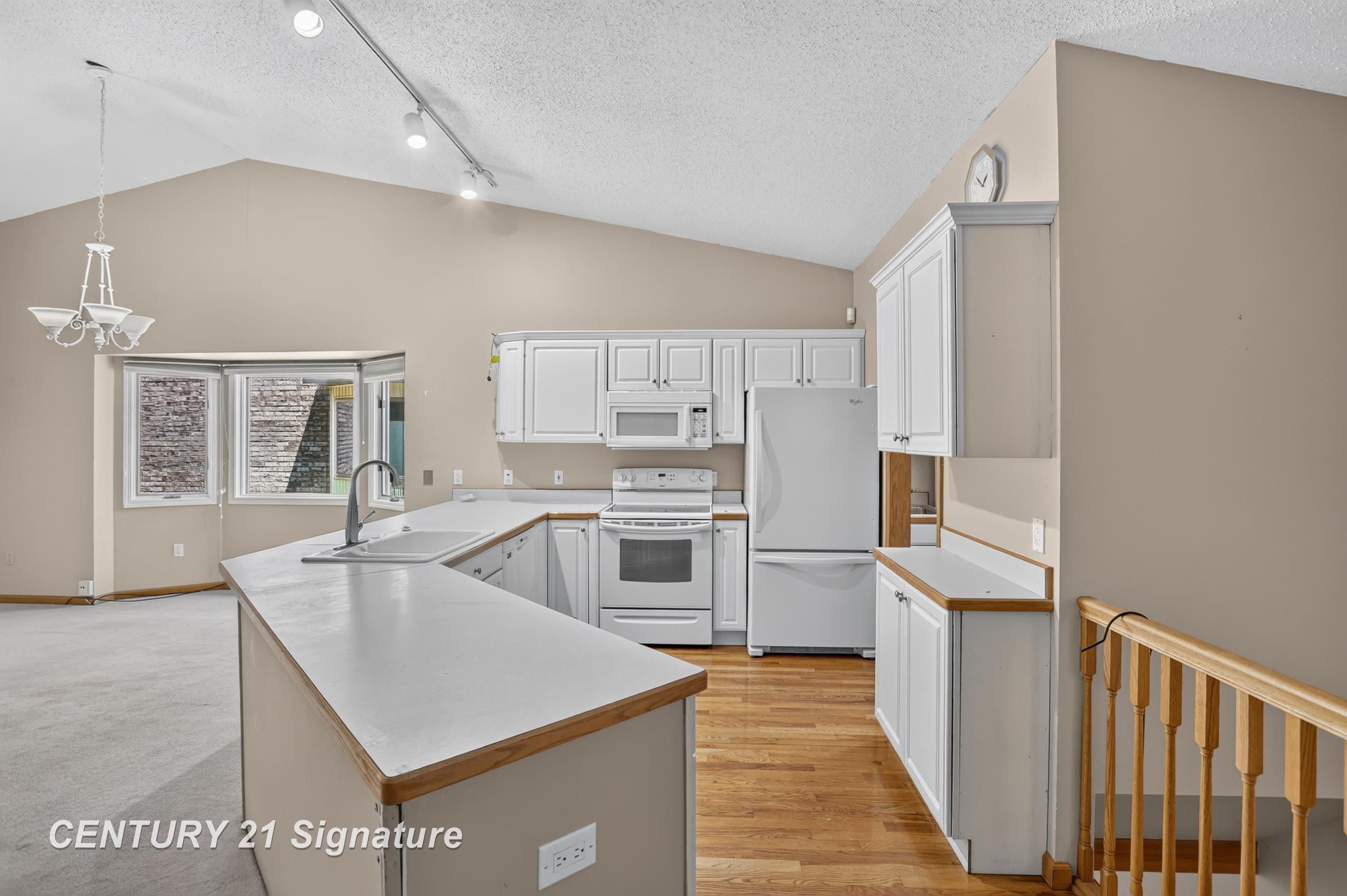 708 Shorefront Circle, Midland, MI 48640 — Photo 6