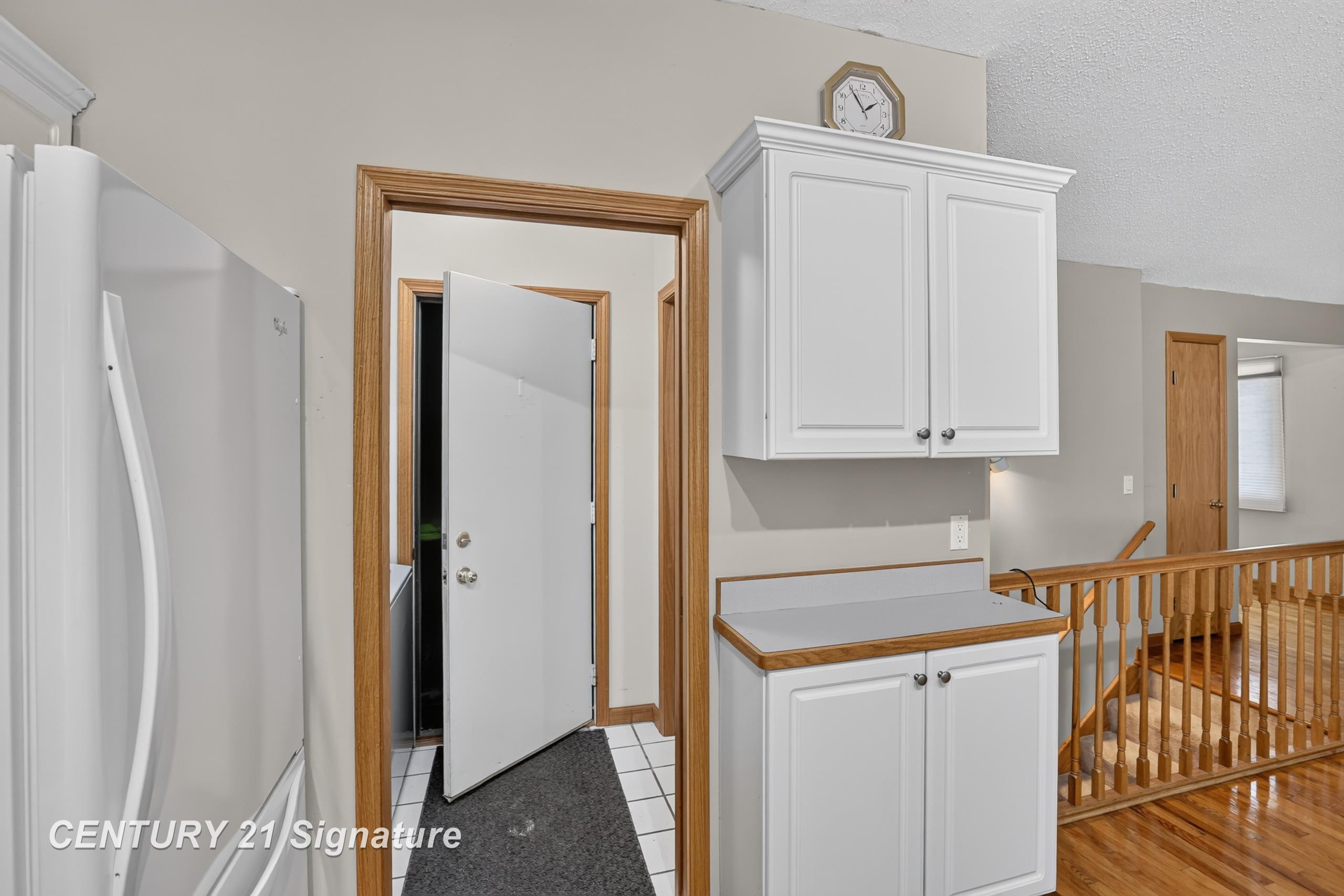 708 Shorefront Circle, Midland, MI 48640 — Photo 10