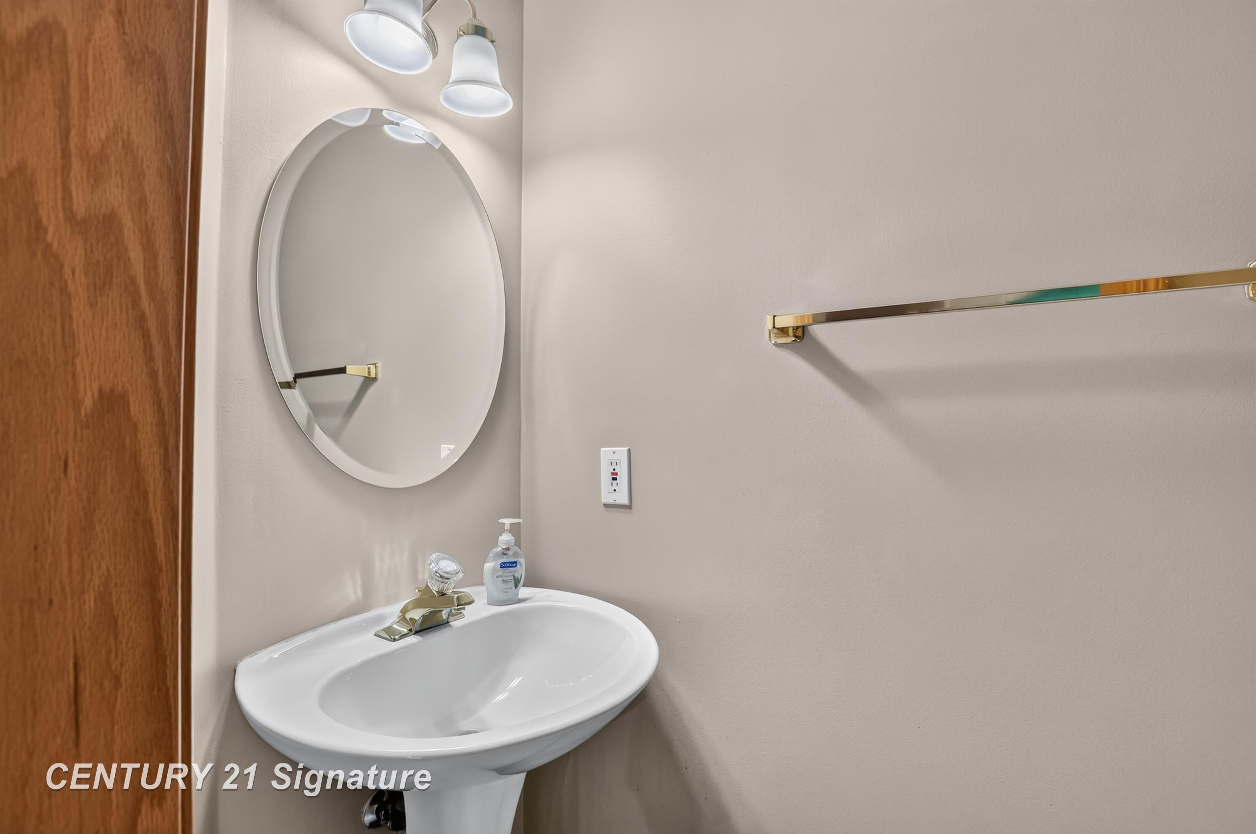 708 Shorefront Circle, Midland, MI 48640 — Photo 12