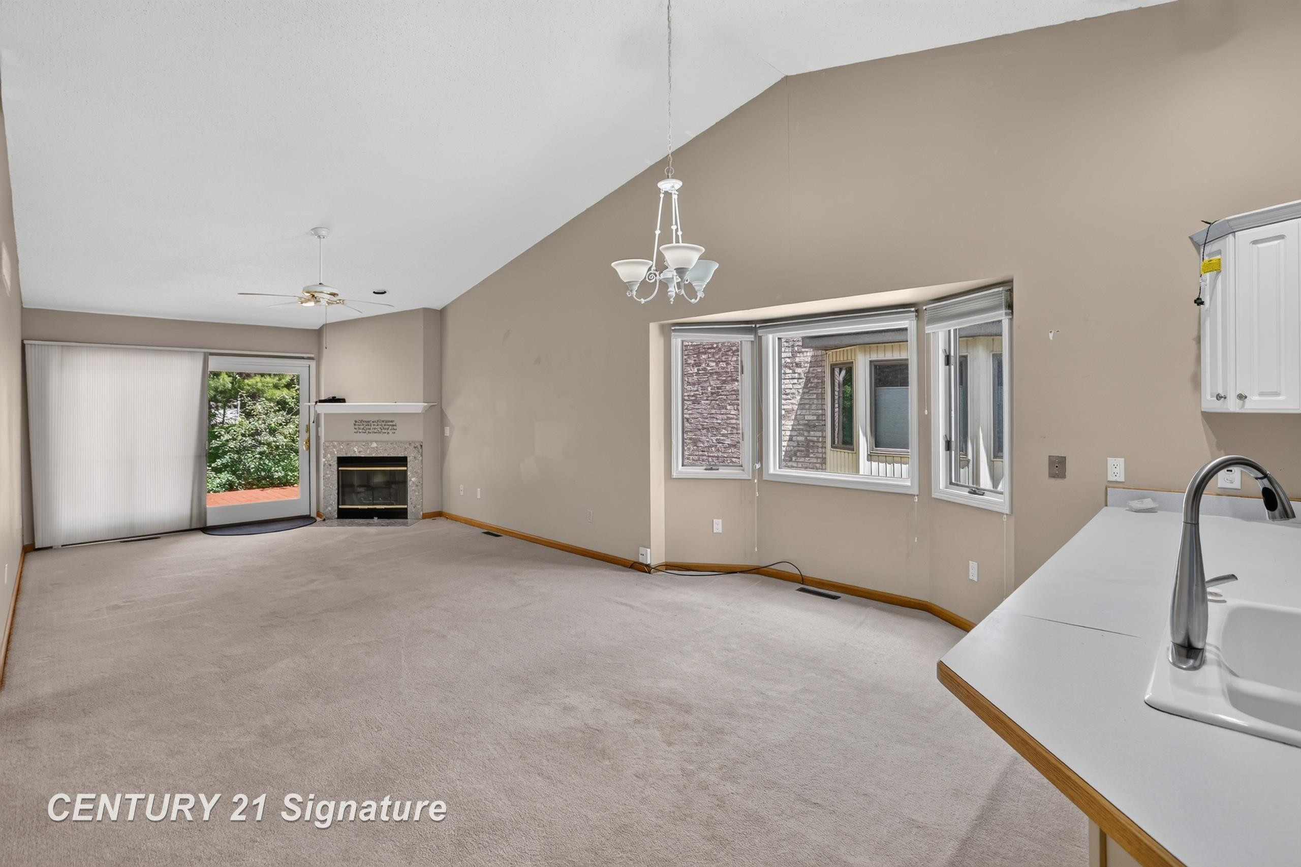 708 Shorefront Circle, Midland, MI 48640 — Photo 13