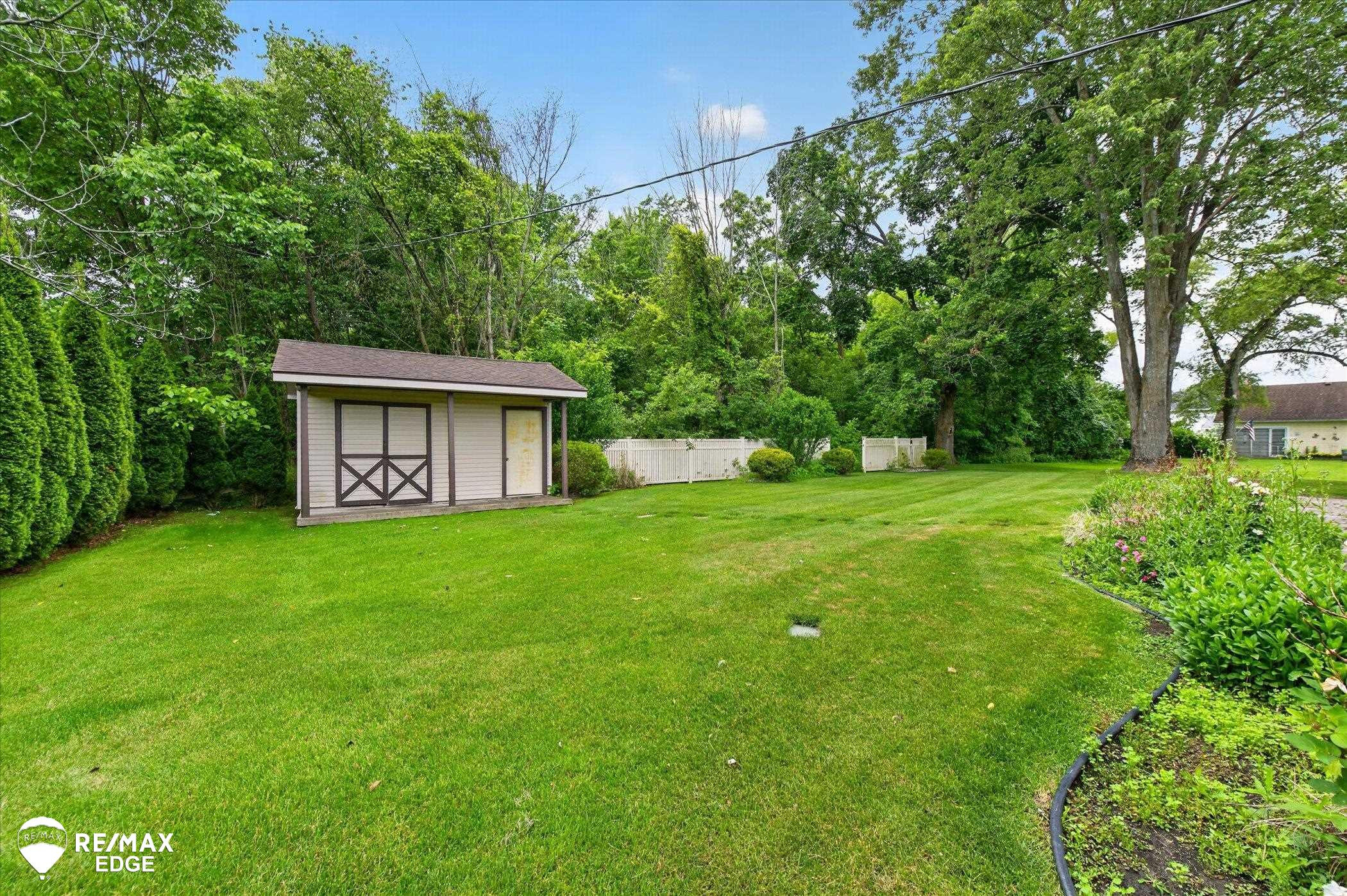 10048 E Coldwater Road, Davison, MI 48423 — Photo 31