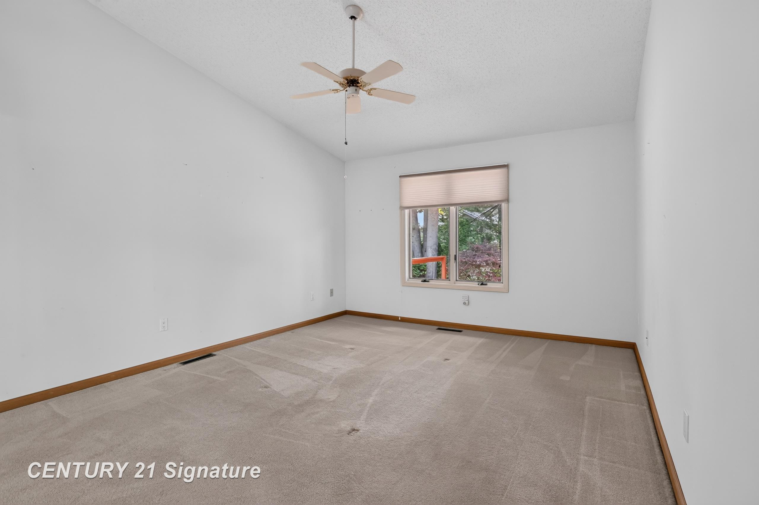708 Shorefront Circle, Midland, MI 48640 — Photo 18