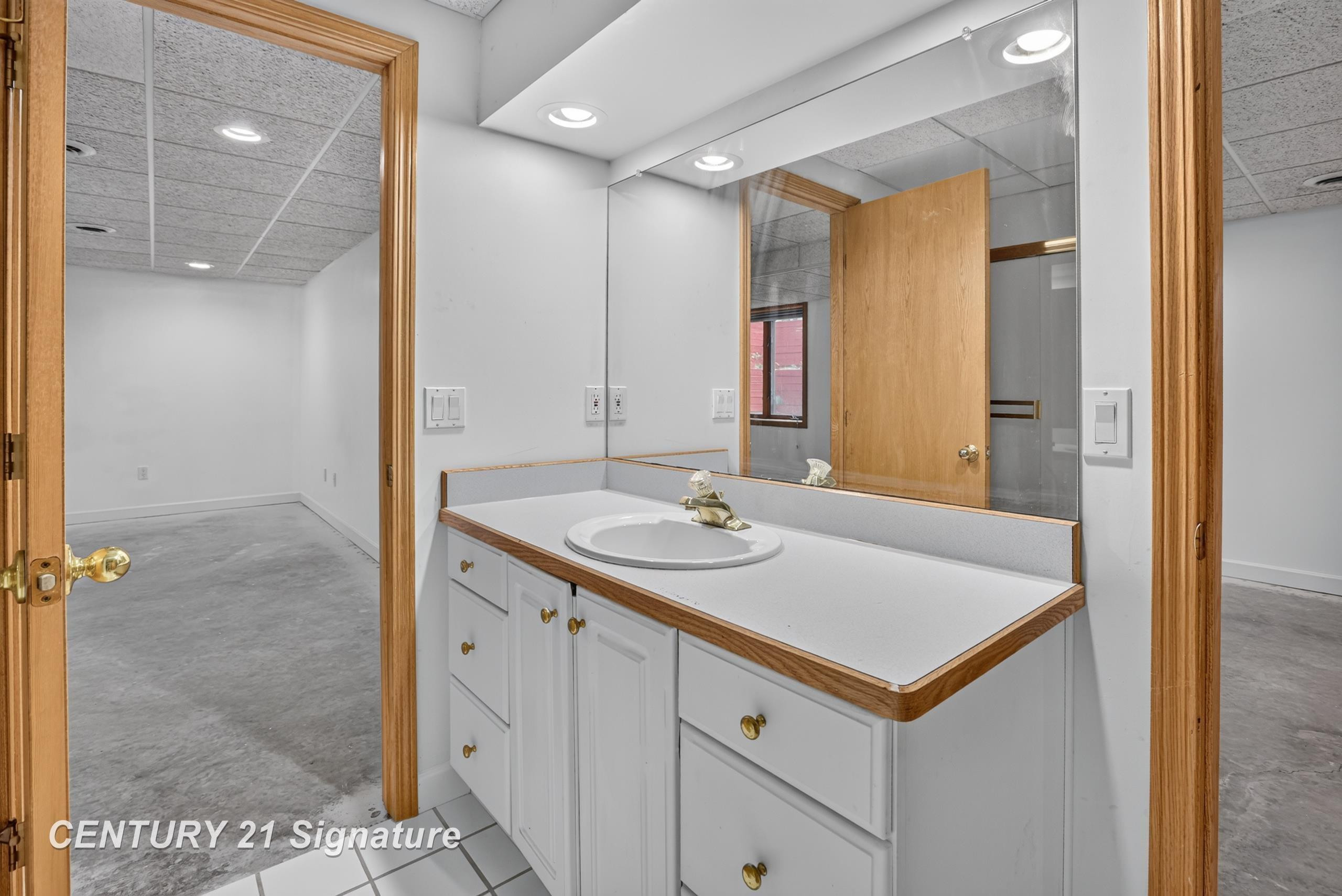 708 Shorefront Circle, Midland, MI 48640 — Photo 29