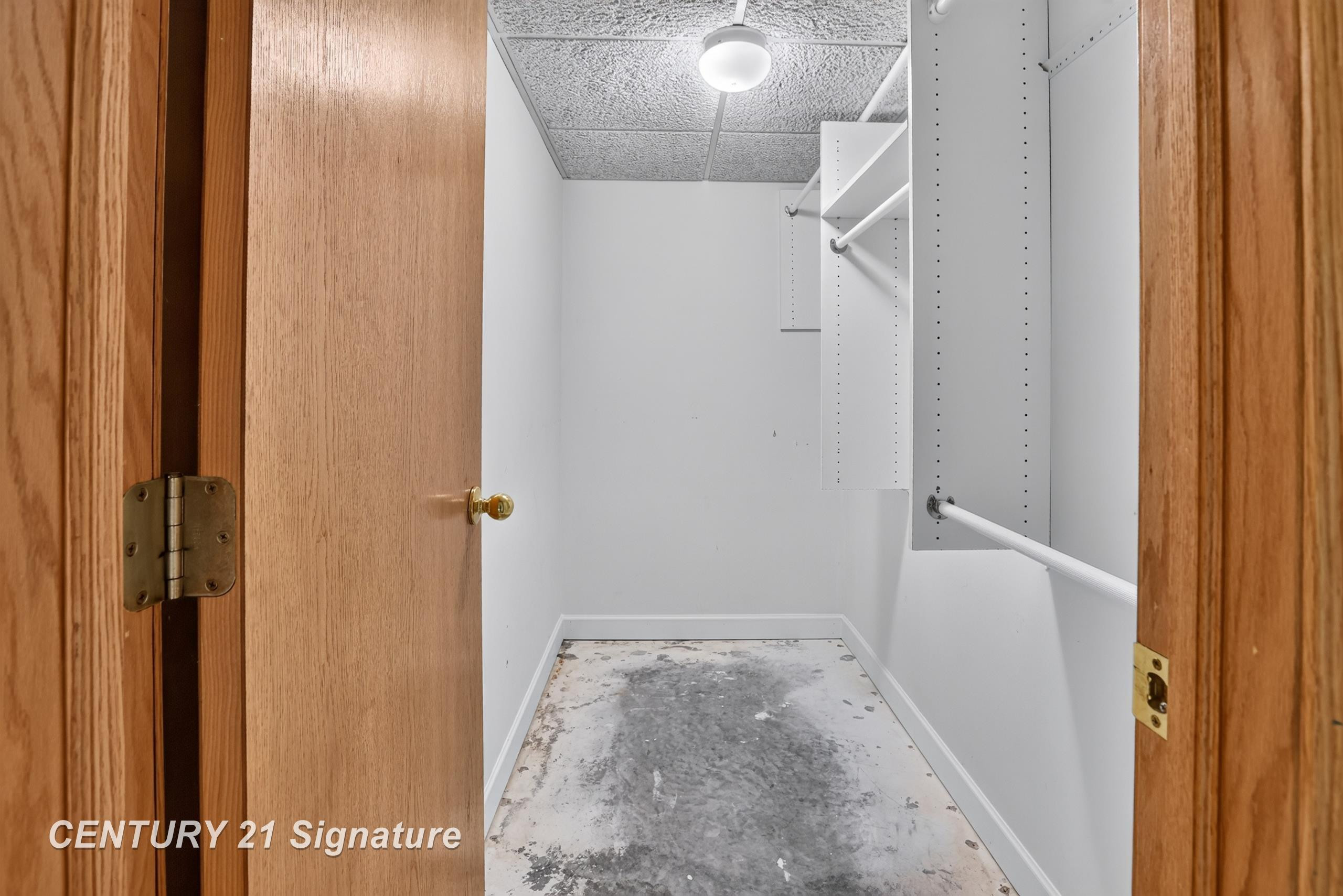 708 Shorefront Circle, Midland, MI 48640 — Photo 32