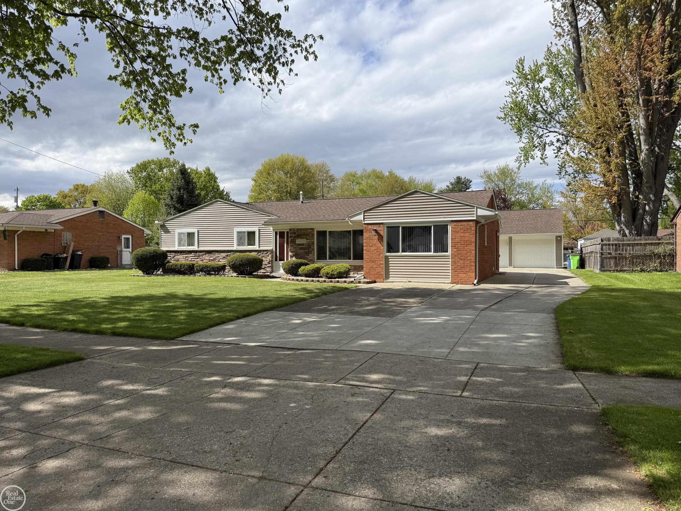 34639 Jerome Street, Chesterfield, MI 48047