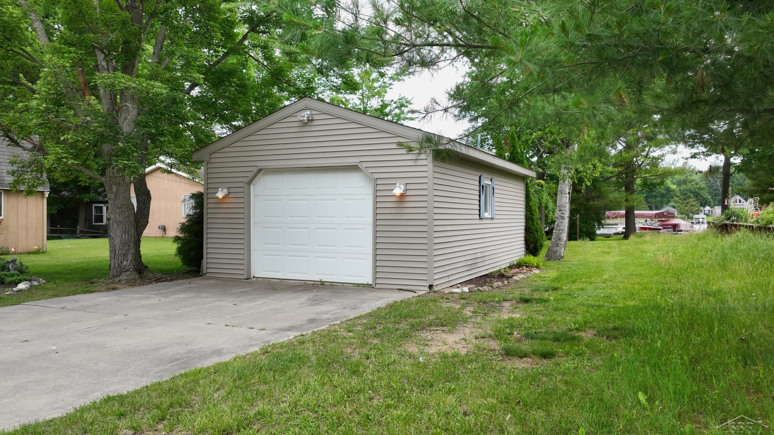 4344 Bay Road, Gladwin, MI 48624 — Photo 36