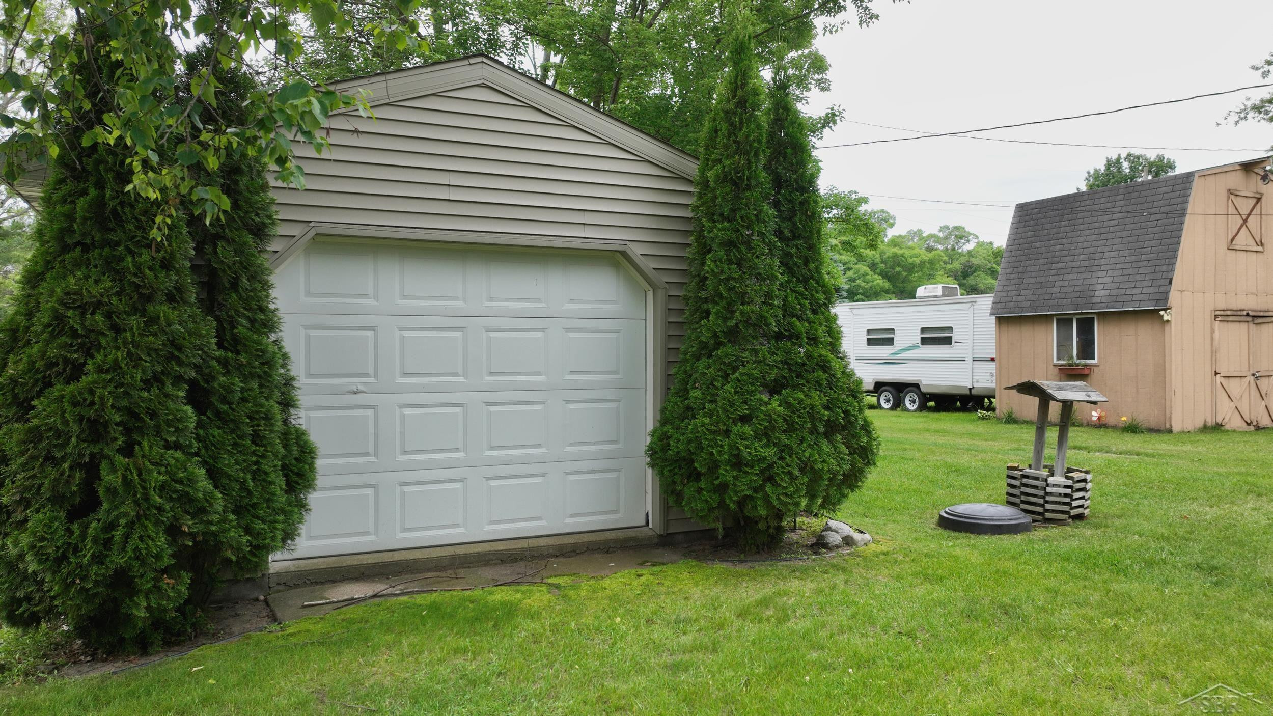 4344 Bay Road, Gladwin, MI 48624 — Photo 38
