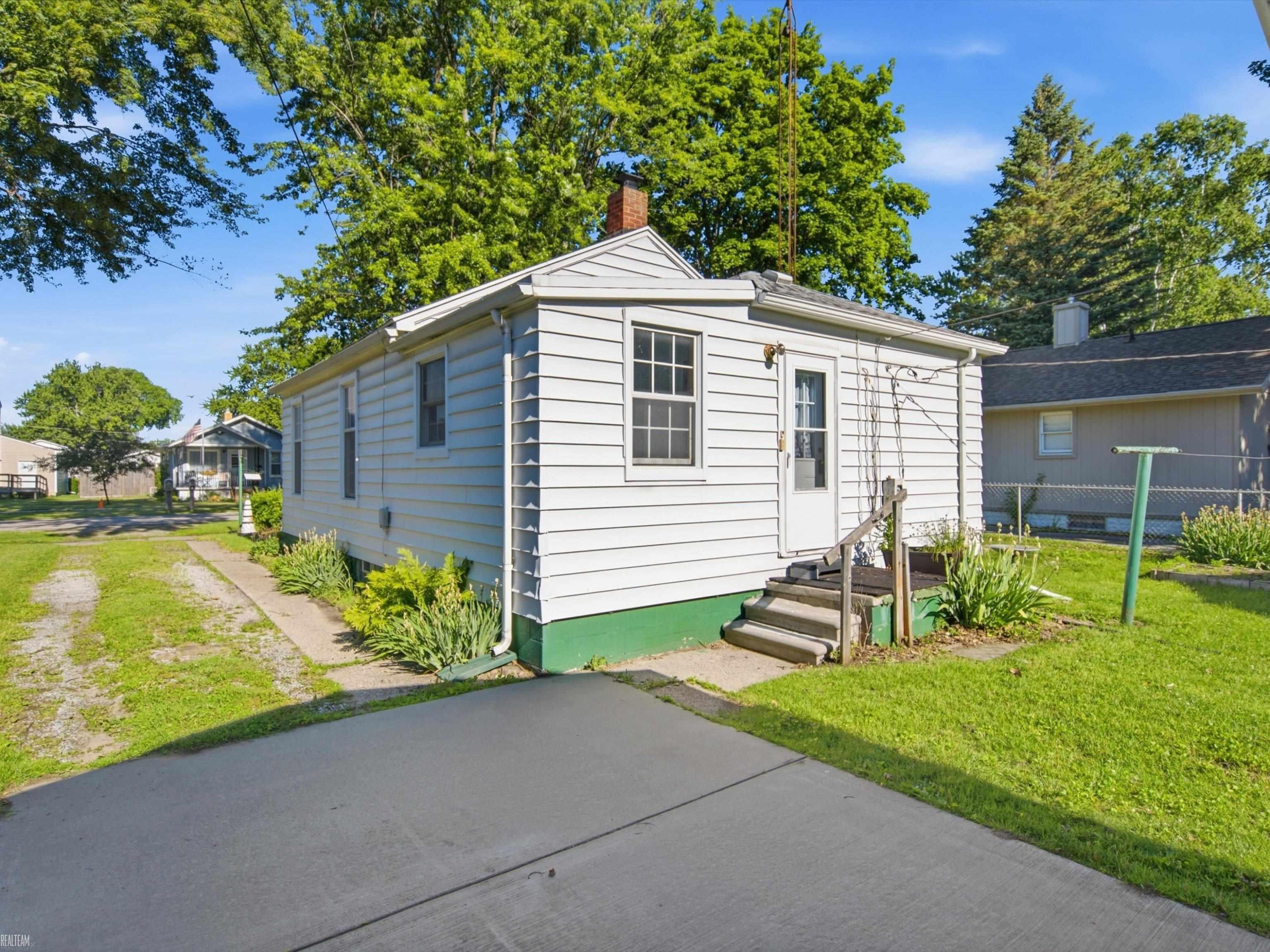 617 Saint James Street, Marysville, MI 48040 — Photo 20